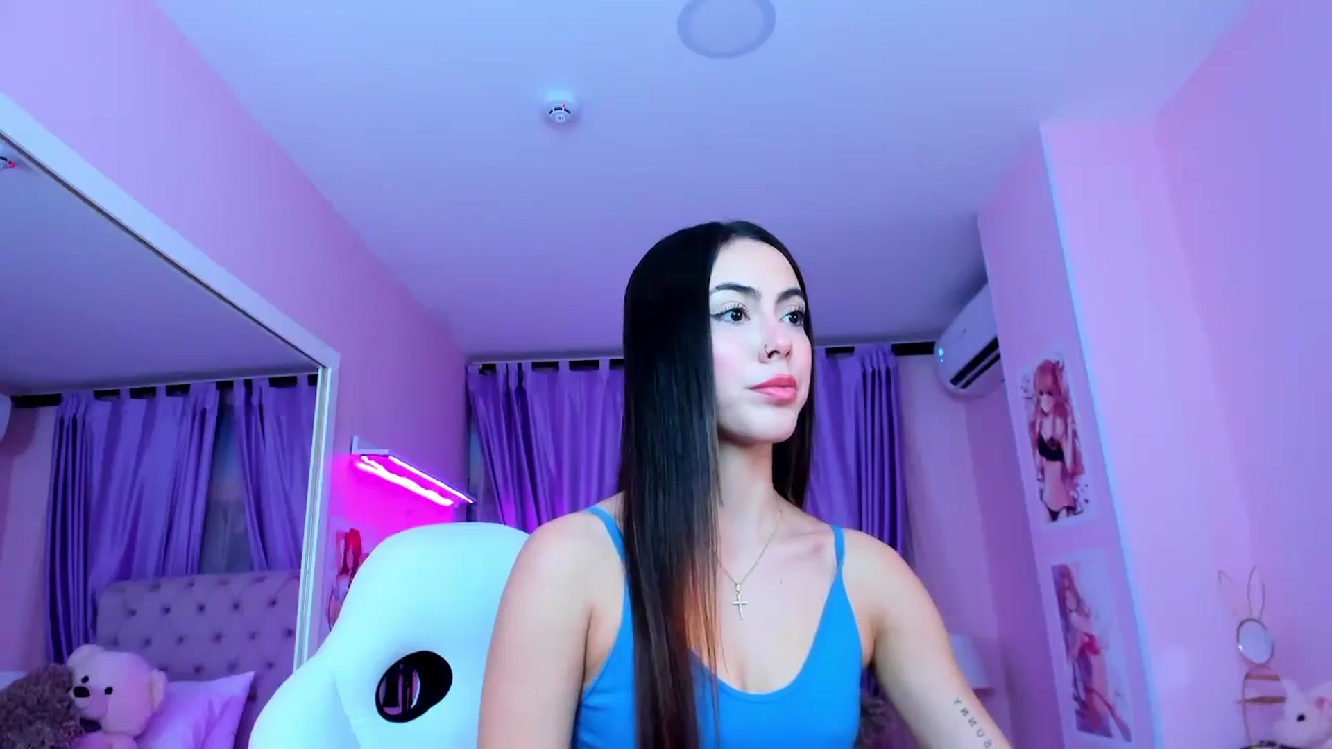 Gallery image thumbnail from Antonella_28_'s myfreecams stream on, 08/02/2023, 23:29 image 7 of 20