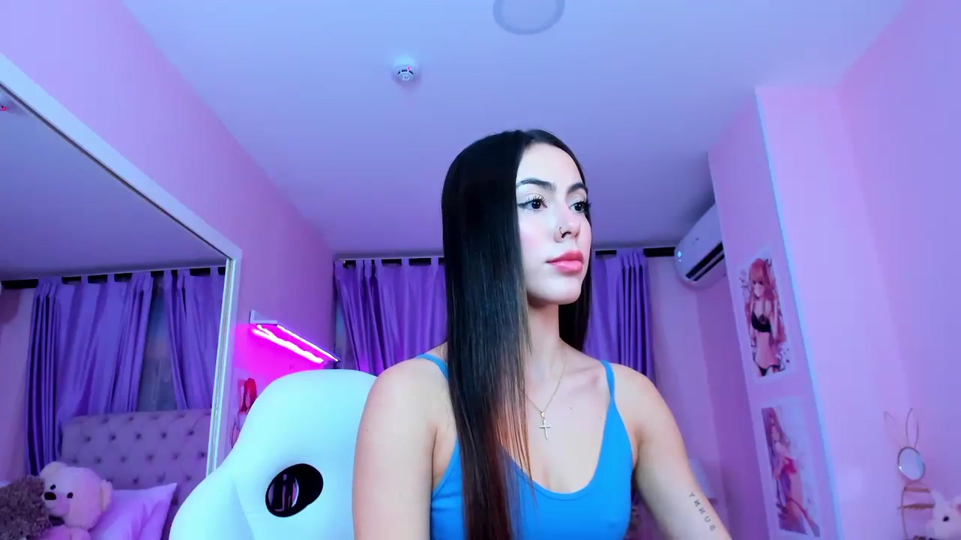 Gallery image thumbnail from Antonella_28_'s myfreecams stream on, 08/02/2023, 23:29 image 3 of 20