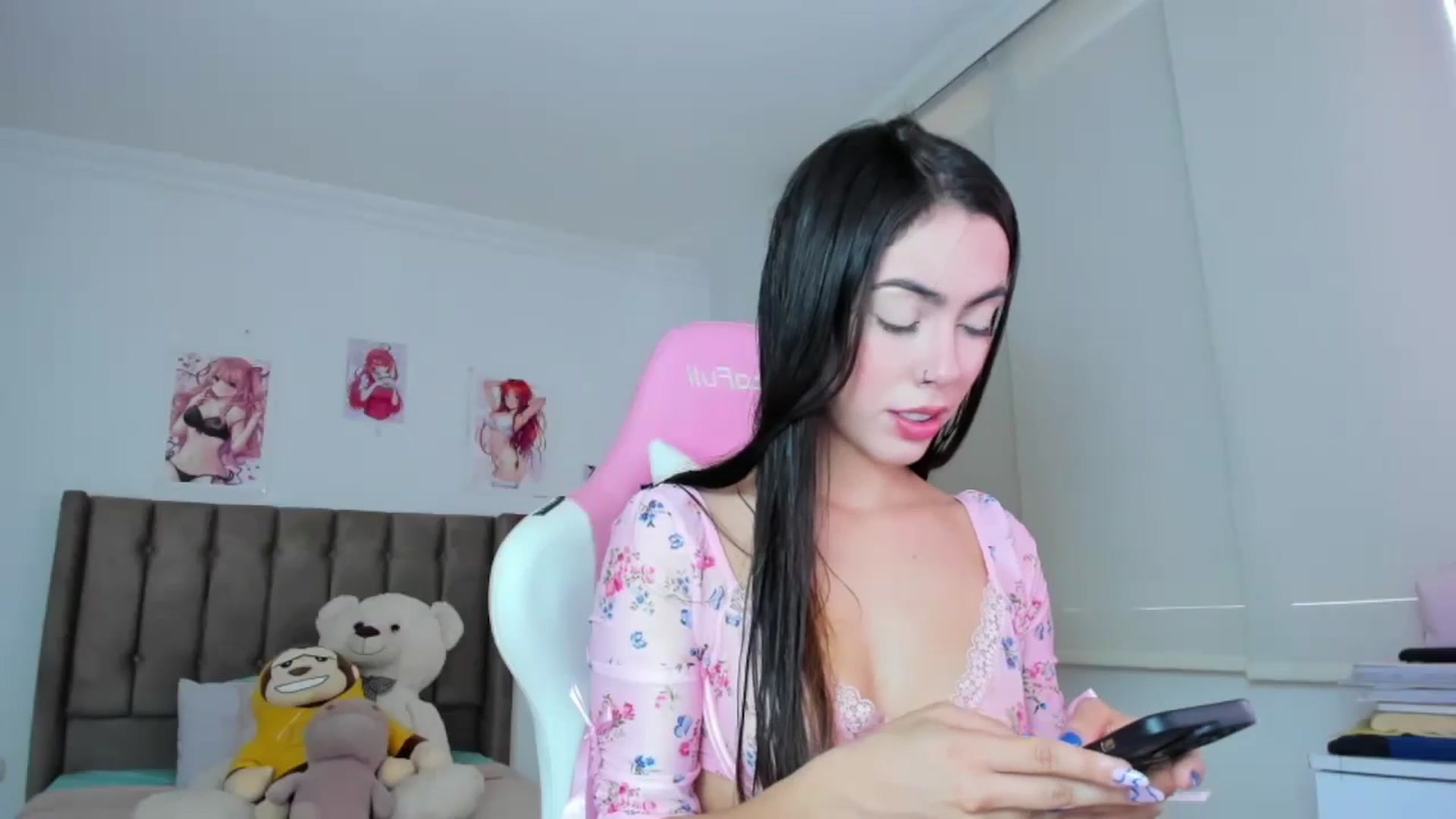 Gallery image thumbnail from Antonella_28_'s myfreecams stream on, 05/06/2024, 19:47 image 6 of 20