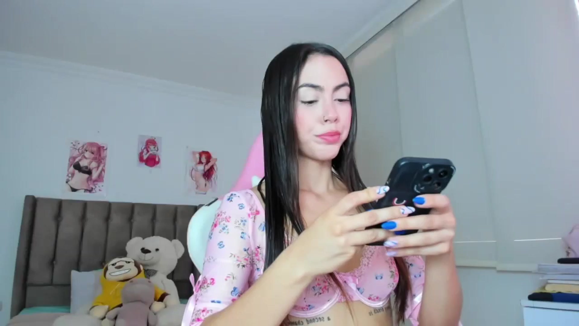 Gallery image thumbnail from Antonella_28_'s myfreecams stream on, 05/06/2024, 19:47 image 1 of 20