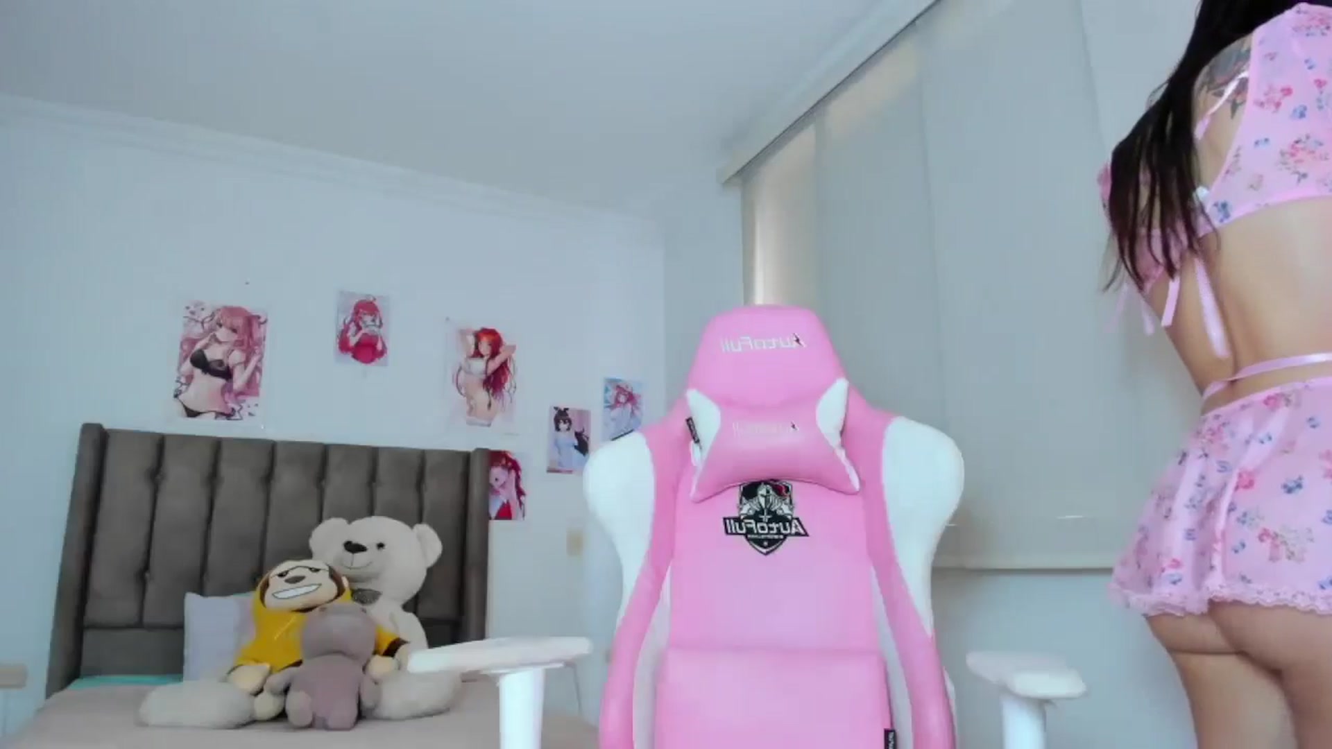 Gallery image thumbnail from Antonella_28_'s myfreecams stream on, 05/06/2024, 19:47 image 10 of 20
