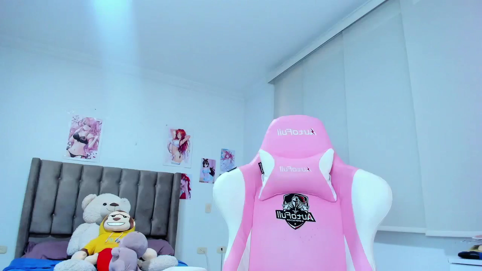 Gallery image thumbnail from Antonella_28_'s myfreecams stream on, 05/17/2024, 21:48 image 2 of 20