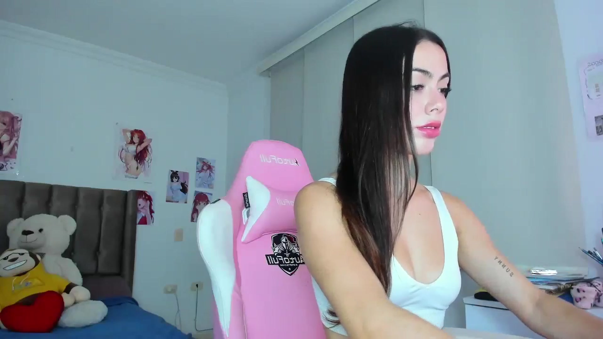 Gallery image thumbnail from Antonella_28_'s myfreecams stream on, 05/26/2024, 01:34 image 4 of 20