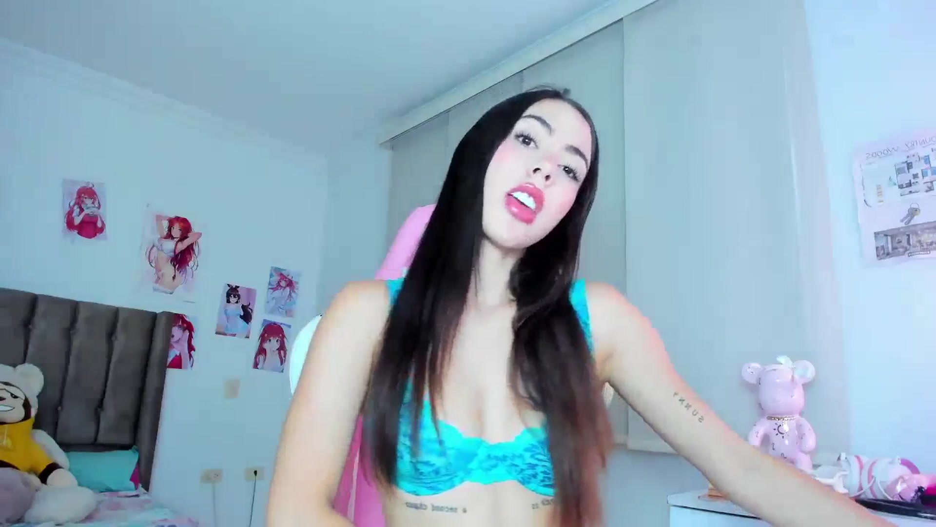 Gallery image thumbnail from Antonella_28_'s myfreecams stream on, 06/01/2024, 23:47 image 3 of 20