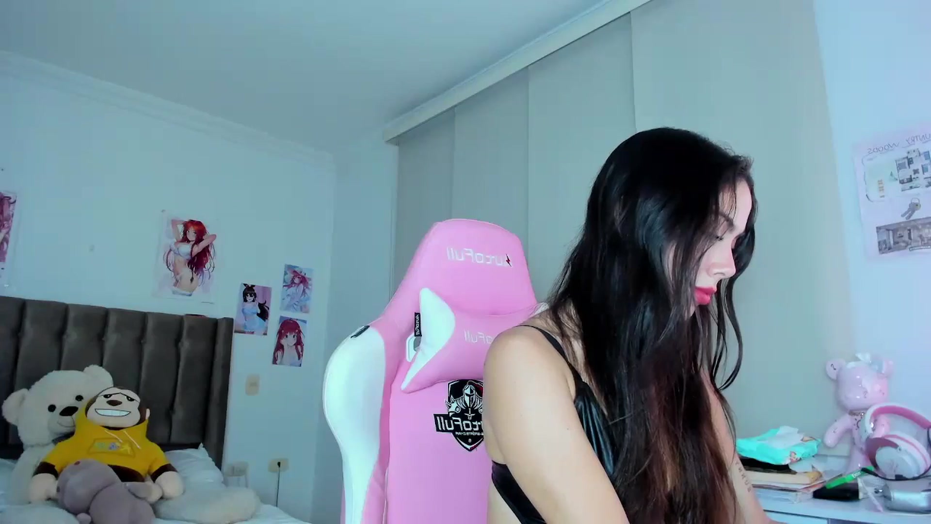 Gallery image thumbnail from Antonella_28_'s myfreecams stream on, 06/11/2024, 24:53 image 5 of 20