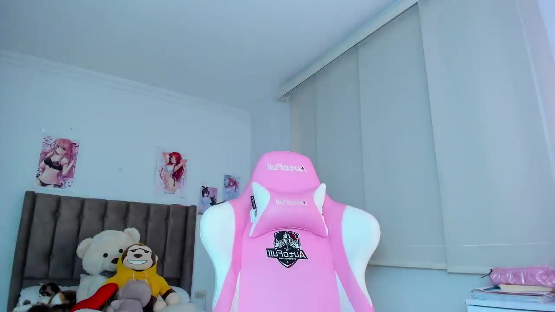 Gallery image thumbnail from Antonella_28_'s myfreecams stream on, 06/11/2024, 21:27 image 2 of 20