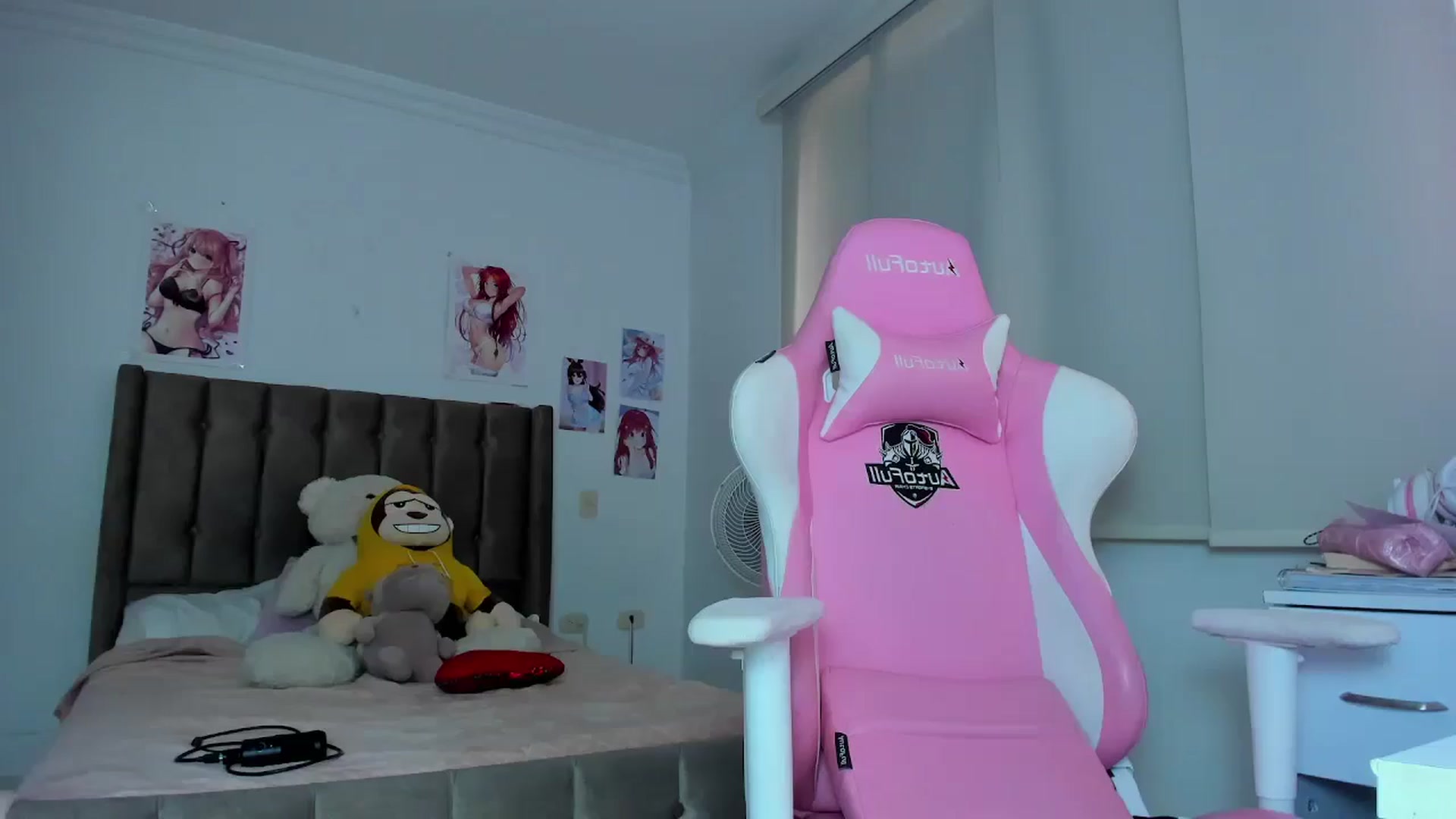 Gallery image thumbnail from Antonella_28_'s myfreecams stream on, 06/12/2024, 21:41 image 9 of 20