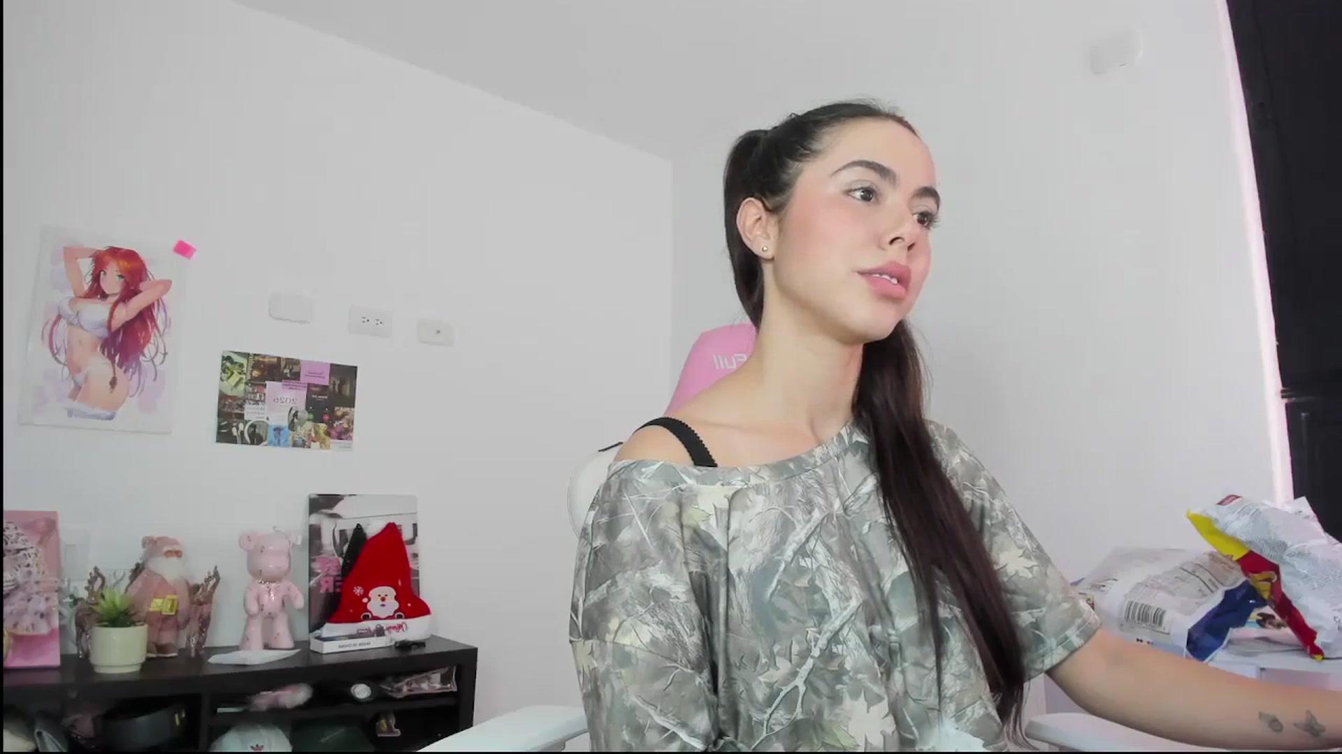 Gallery image thumbnail from Antonella_28_'s myfreecams stream on, 12/31/2025, 22:53 image 16 of 20