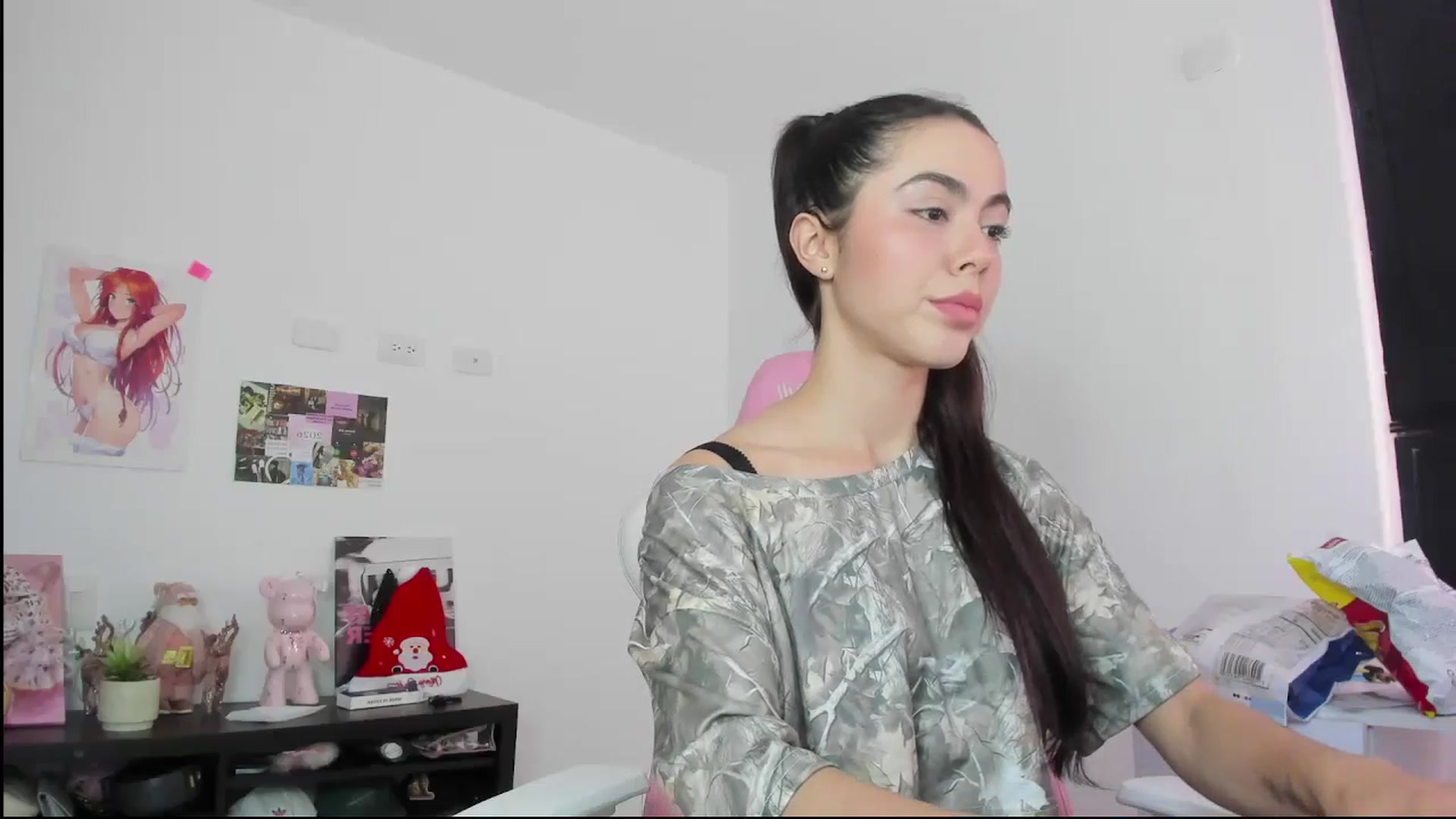 Gallery image thumbnail from Antonella_28_'s myfreecams stream on, 12/31/2025, 22:53 image 15 of 20