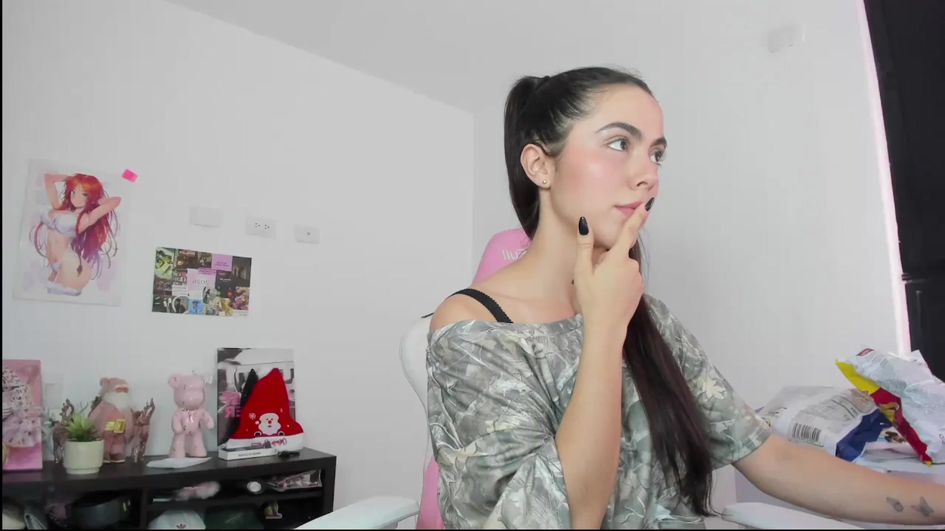Gallery image thumbnail from Antonella_28_'s myfreecams stream on, 12/31/2025, 22:53 image 19 of 20