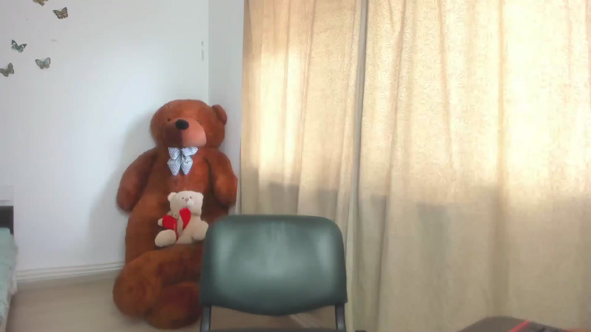 Gallery image thumbnail from AntoniaKitty's myfreecams stream on, 11/17/2022, 11:23 image 13 of 20