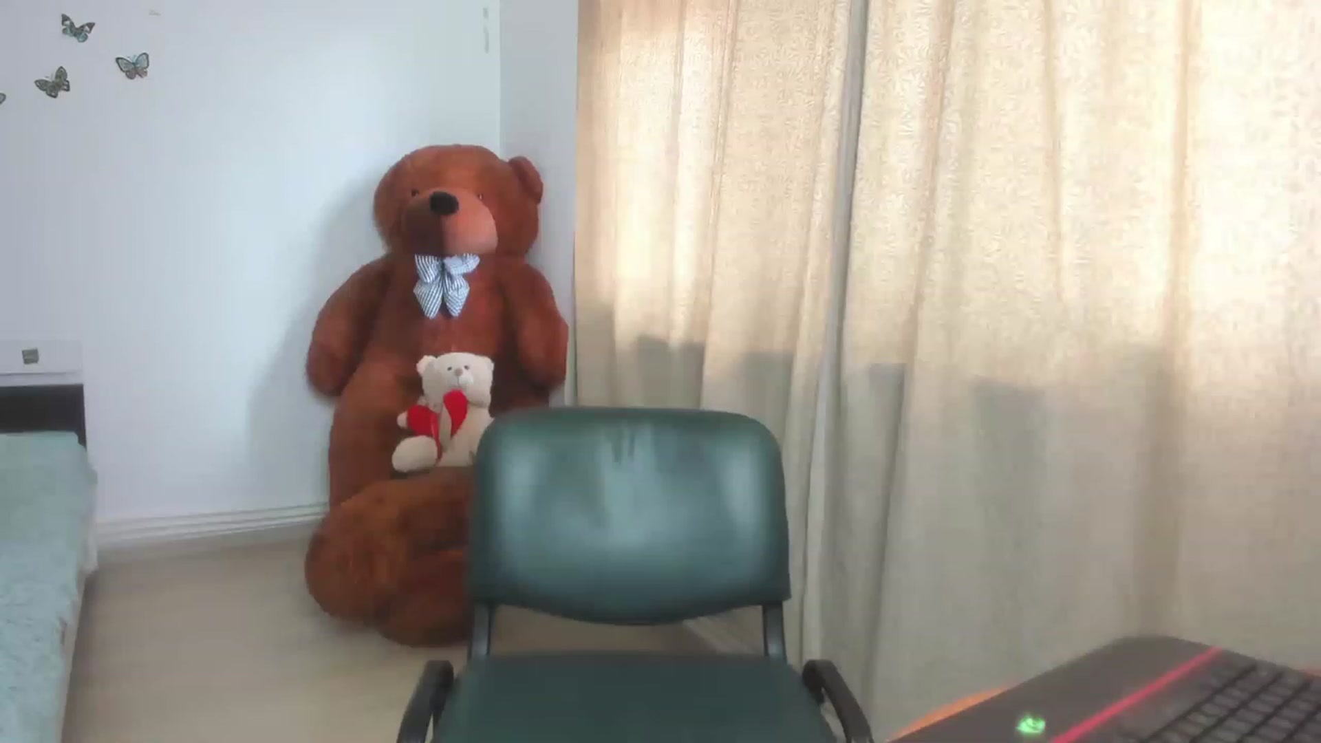 Gallery image thumbnail from AntoniaKitty's myfreecams stream on, 11/17/2022, 11:23 image 16 of 20