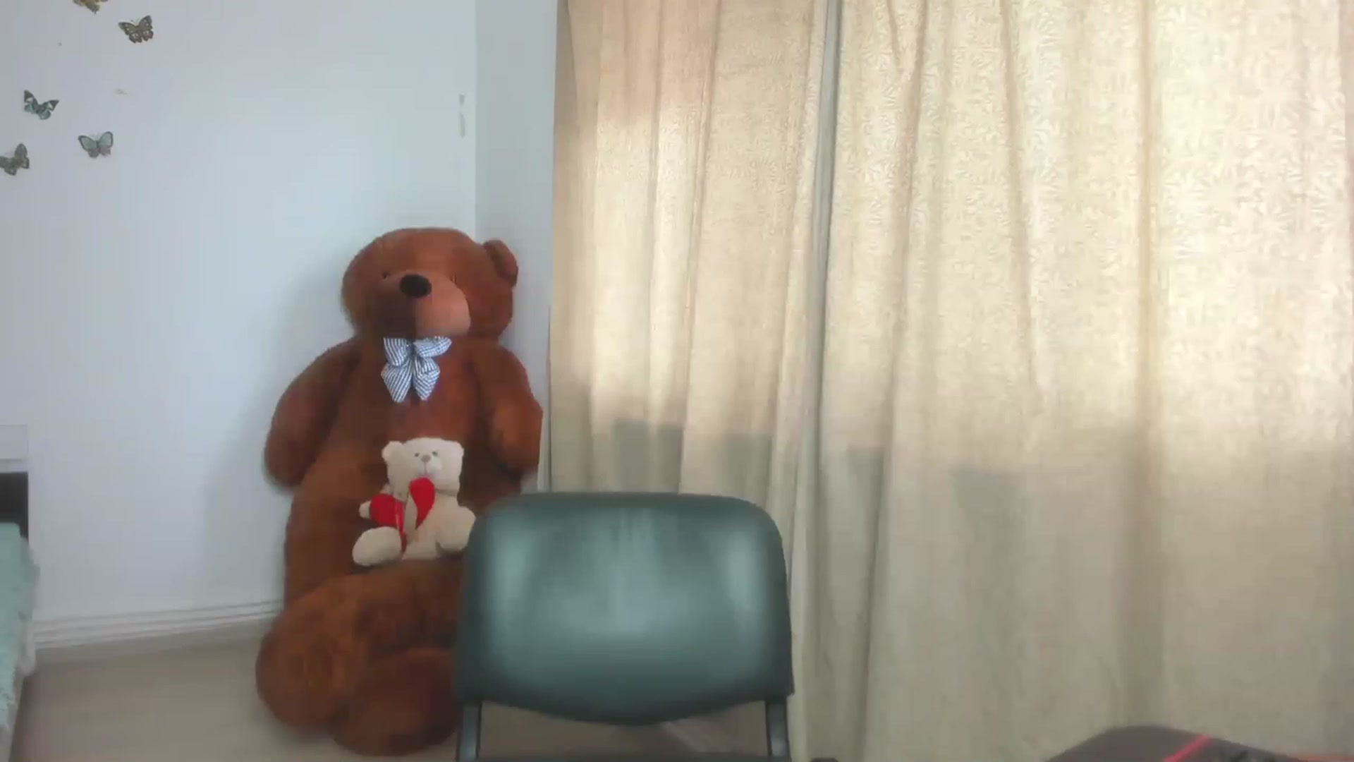 Gallery image thumbnail from AntoniaKitty's myfreecams stream on, 11/17/2022, 11:23 image 10 of 20