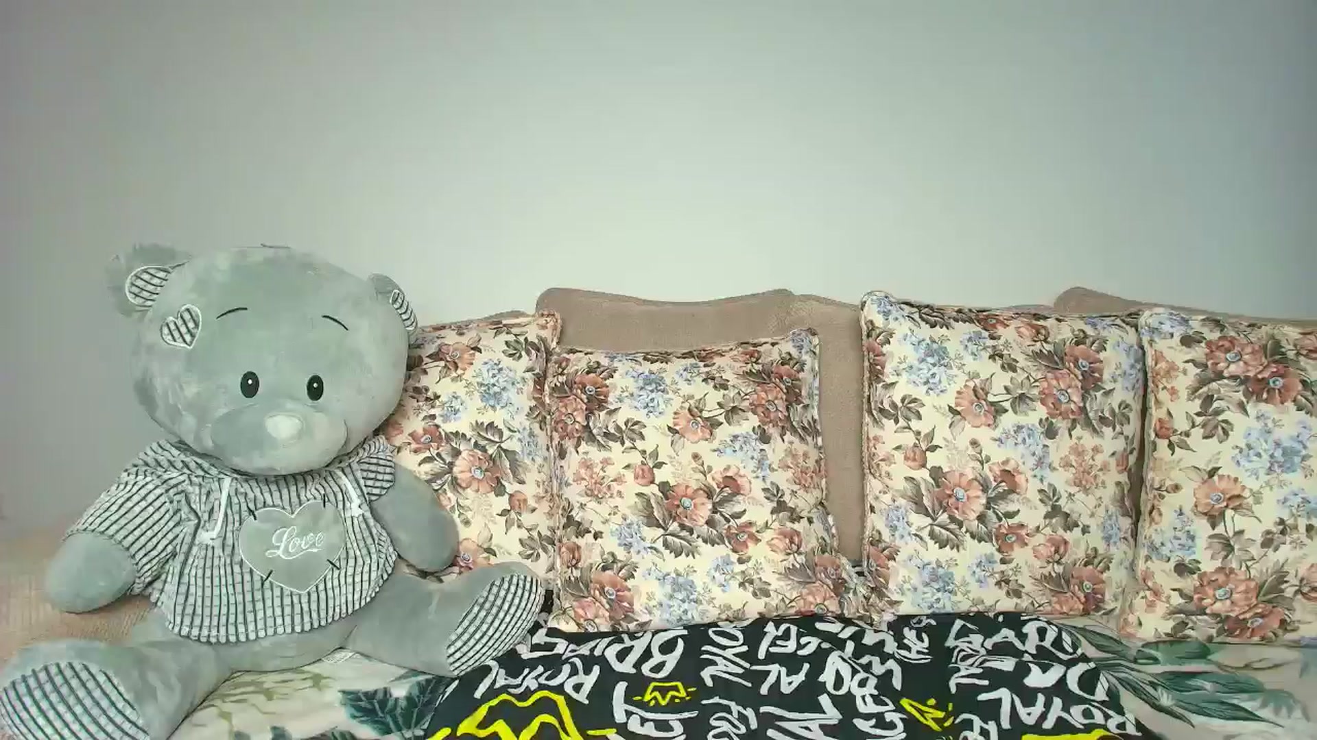 Gallery image thumbnail from AntoniaKitty's myfreecams stream on, 05/13/2024, 16:45 image 7 of 20