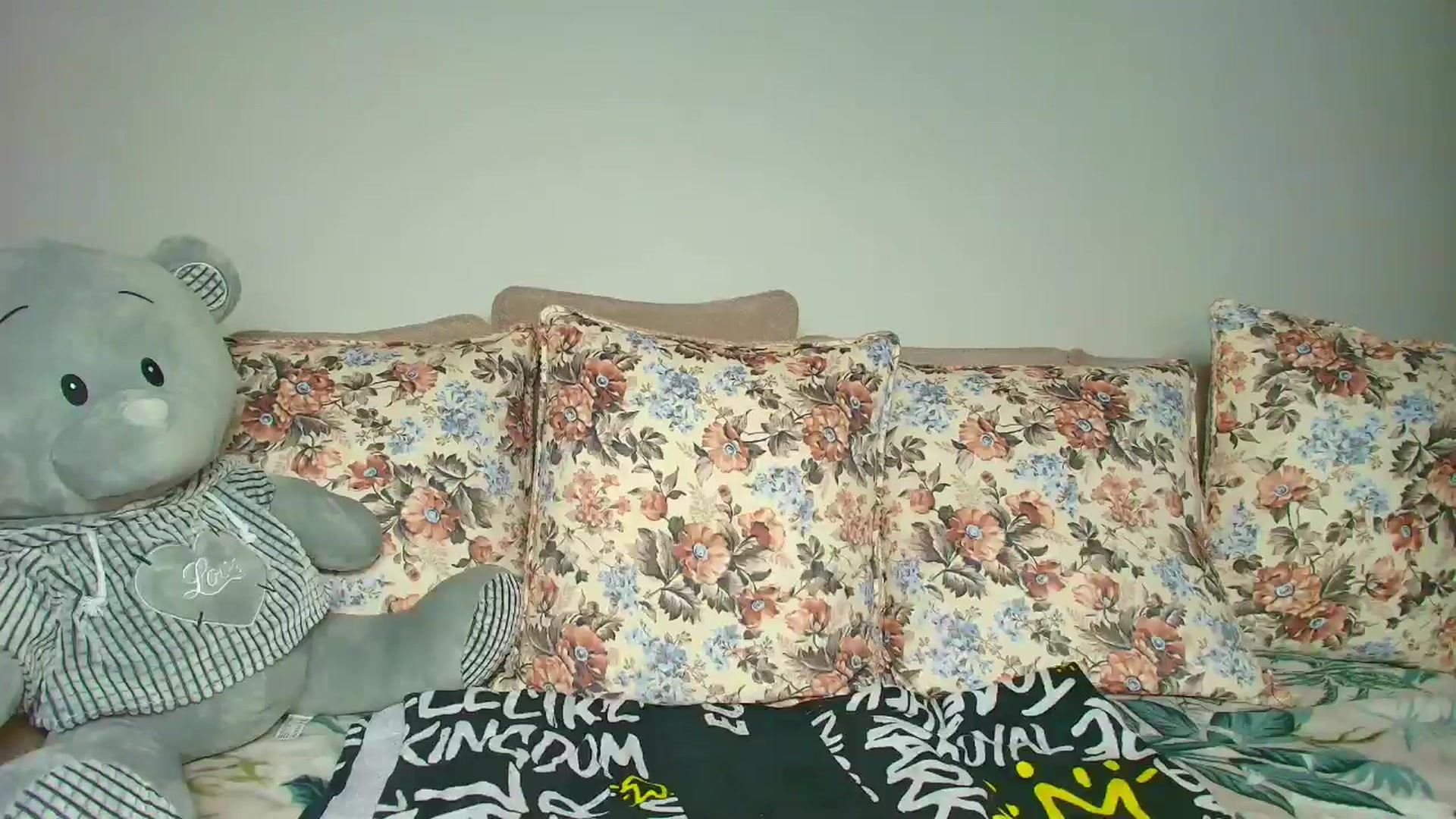 Gallery image thumbnail from AntoniaKitty's myfreecams stream on, 05/20/2024, 18:16 image 18 of 20