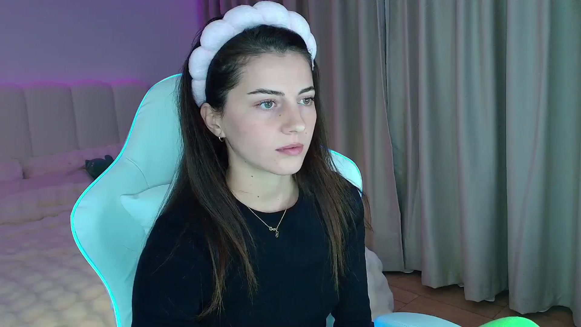 Gallery image thumbnail from AntoniaKitty's myfreecams stream on, 11/06/2024, 19:51 image 19 of 20