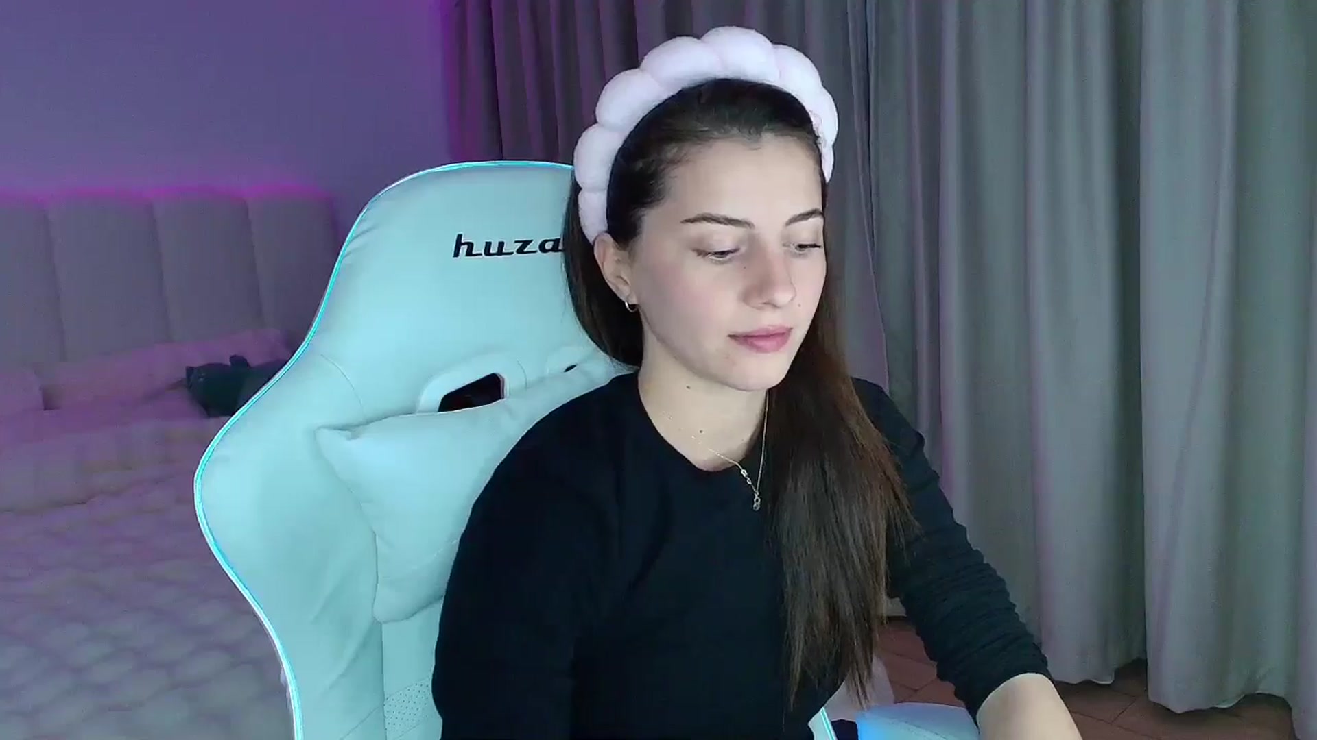 Gallery image thumbnail from AntoniaKitty's myfreecams stream on, 11/06/2024, 19:51 image 2 of 20