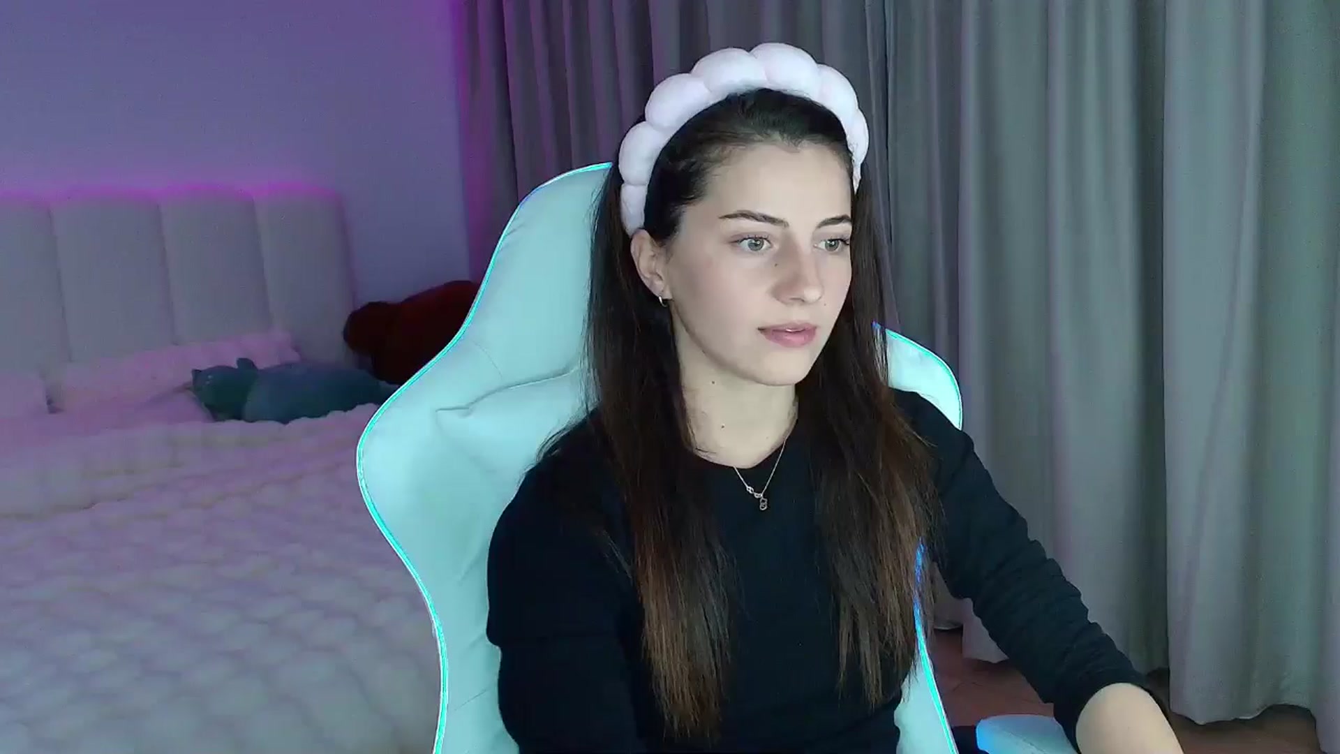 Gallery image thumbnail from AntoniaKitty's myfreecams stream on, 11/06/2024, 19:51 image 14 of 20