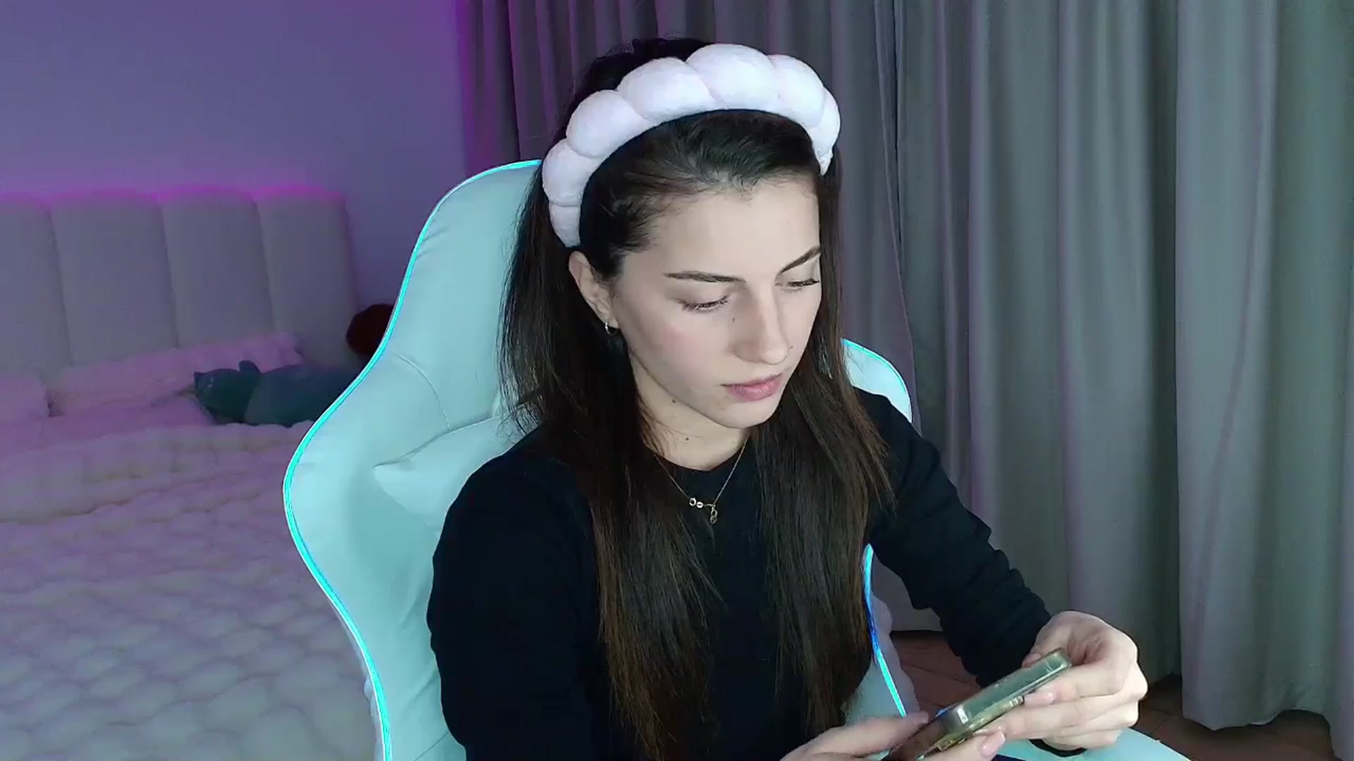 Gallery image thumbnail from AntoniaKitty's myfreecams stream on, 11/06/2024, 19:51 image 17 of 20