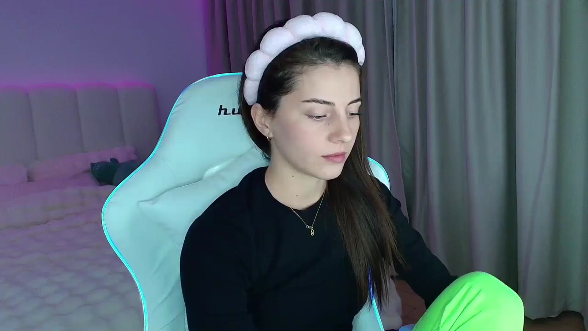 Gallery image thumbnail from AntoniaKitty's myfreecams stream on, 11/06/2024, 19:51 image 20 of 20