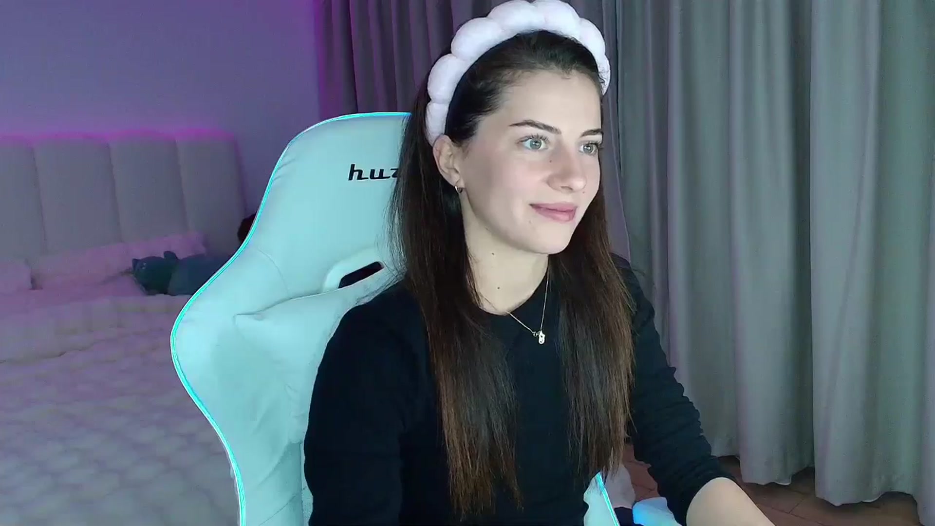 Gallery image thumbnail from AntoniaKitty's myfreecams stream on, 11/06/2024, 19:51 image 5 of 20