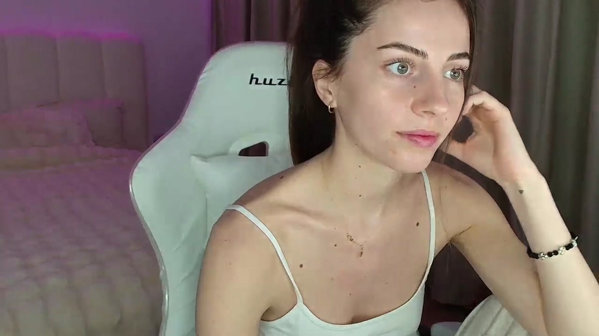 Gallery image thumbnail from AntoniaKitty's myfreecams stream on, 02/26/2025, 18:42 image 10 of 20