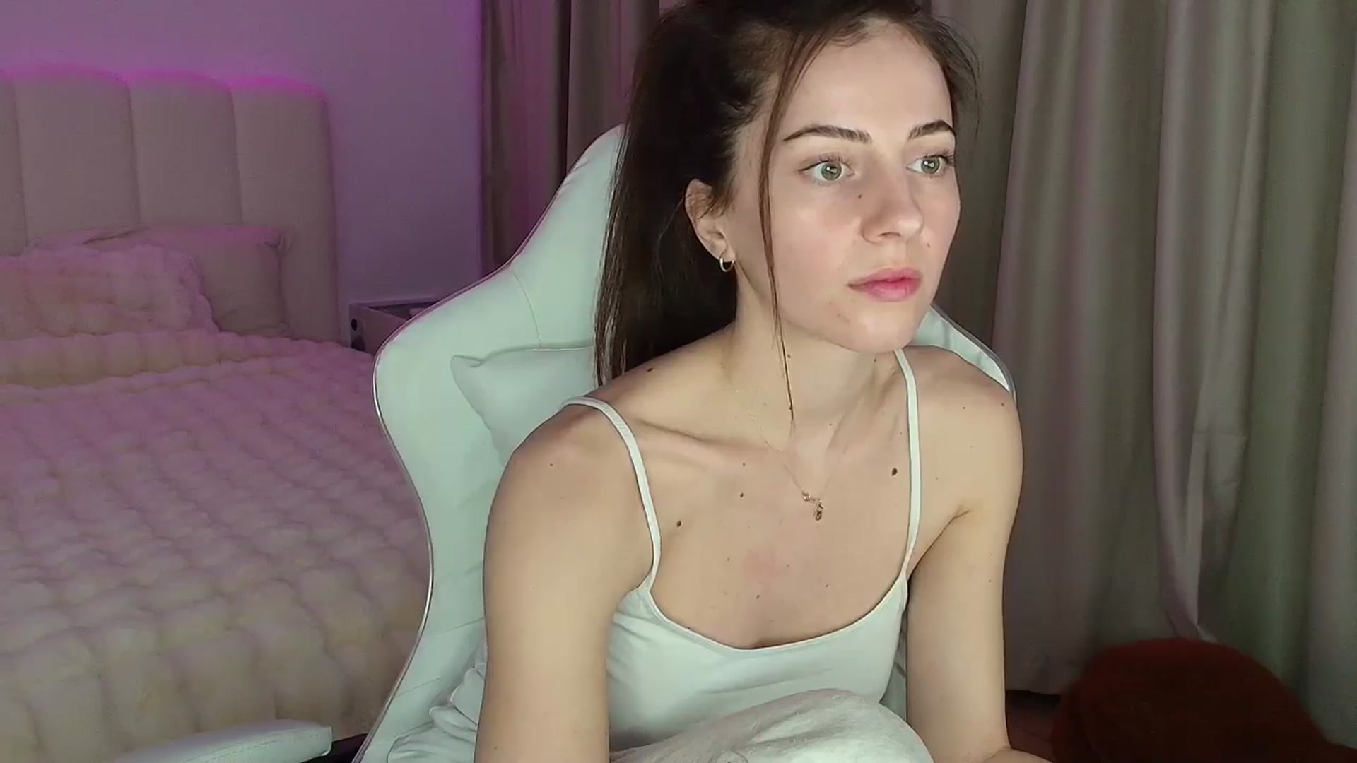 Gallery image thumbnail from AntoniaKitty's myfreecams stream on, 02/26/2025, 18:42 image 18 of 20