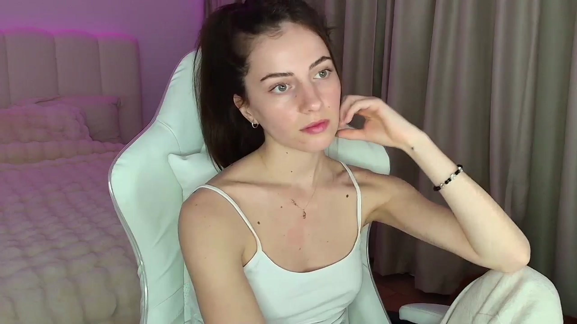 Gallery image thumbnail from AntoniaKitty's myfreecams stream on, 02/26/2025, 18:42 image 11 of 20