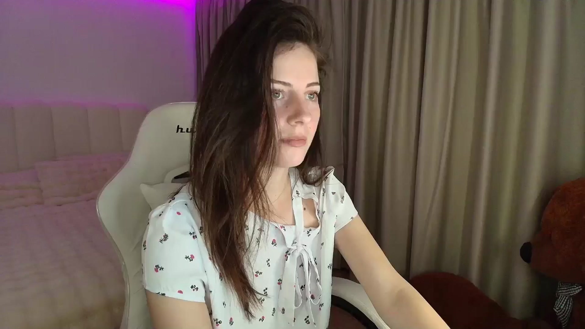 Gallery image thumbnail from AntoniaKitty's myfreecams stream on, 05/12/2025, 17:06 image 14 of 20