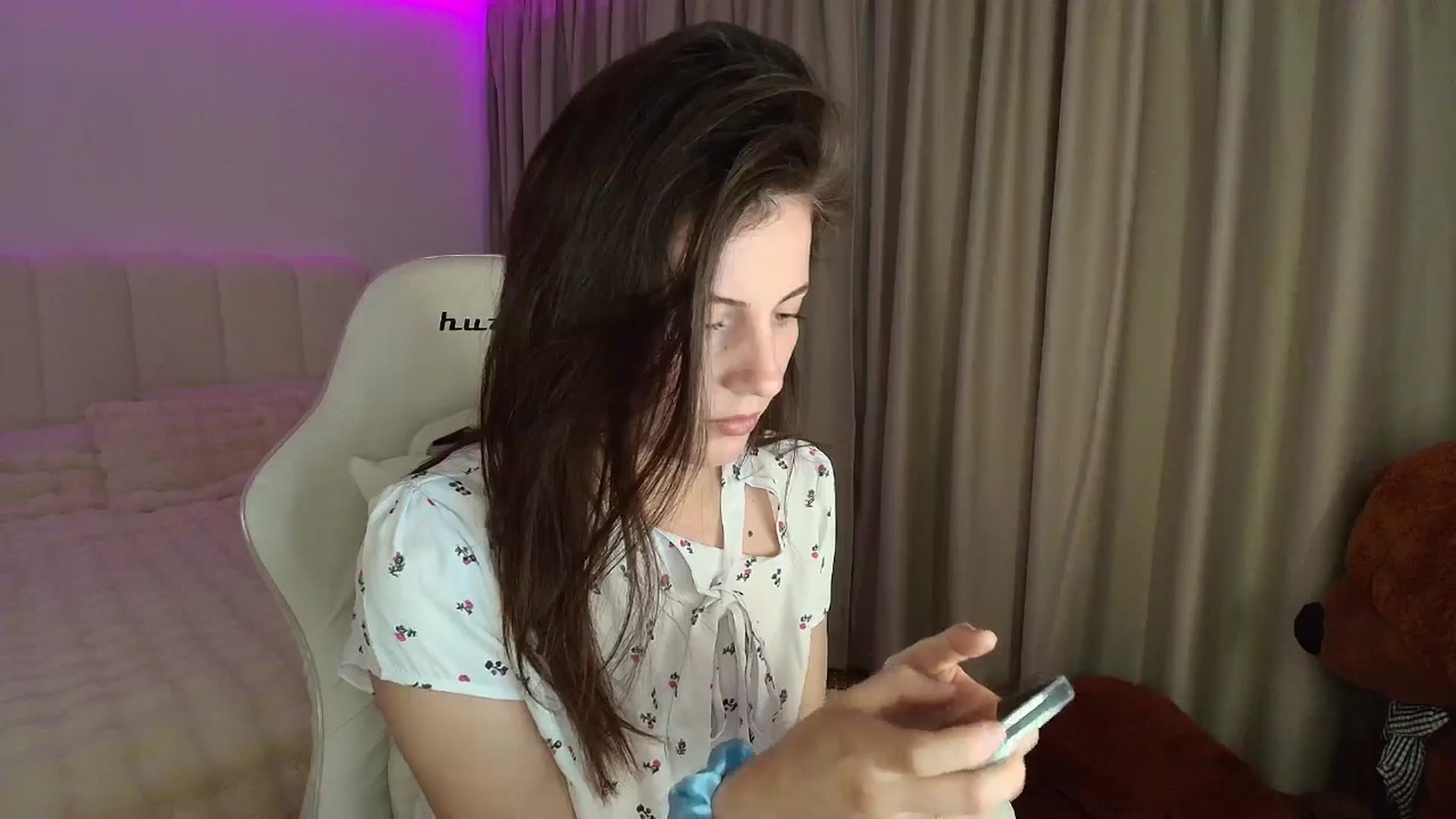 Gallery image thumbnail from AntoniaKitty's myfreecams stream on, 05/12/2025, 17:06 image 12 of 20