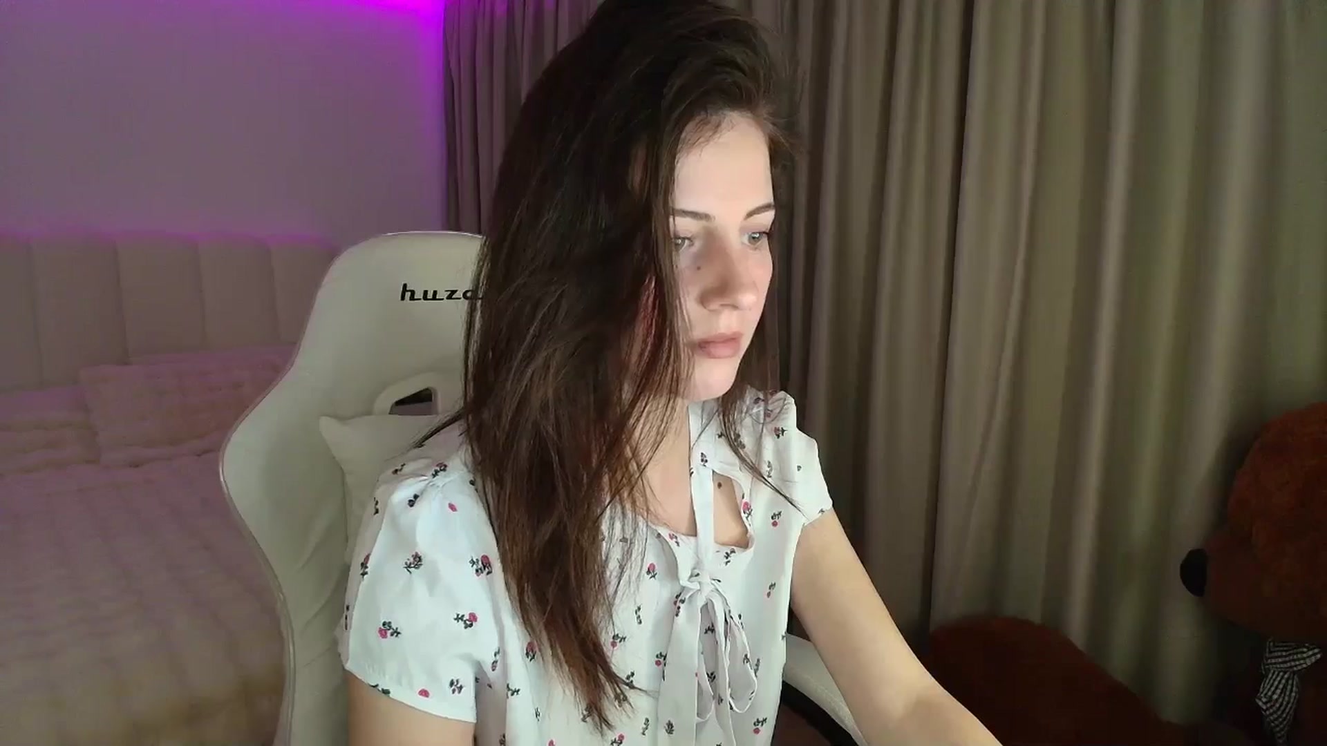 Gallery image thumbnail from AntoniaKitty's myfreecams stream on, 05/12/2025, 17:06 image 17 of 20