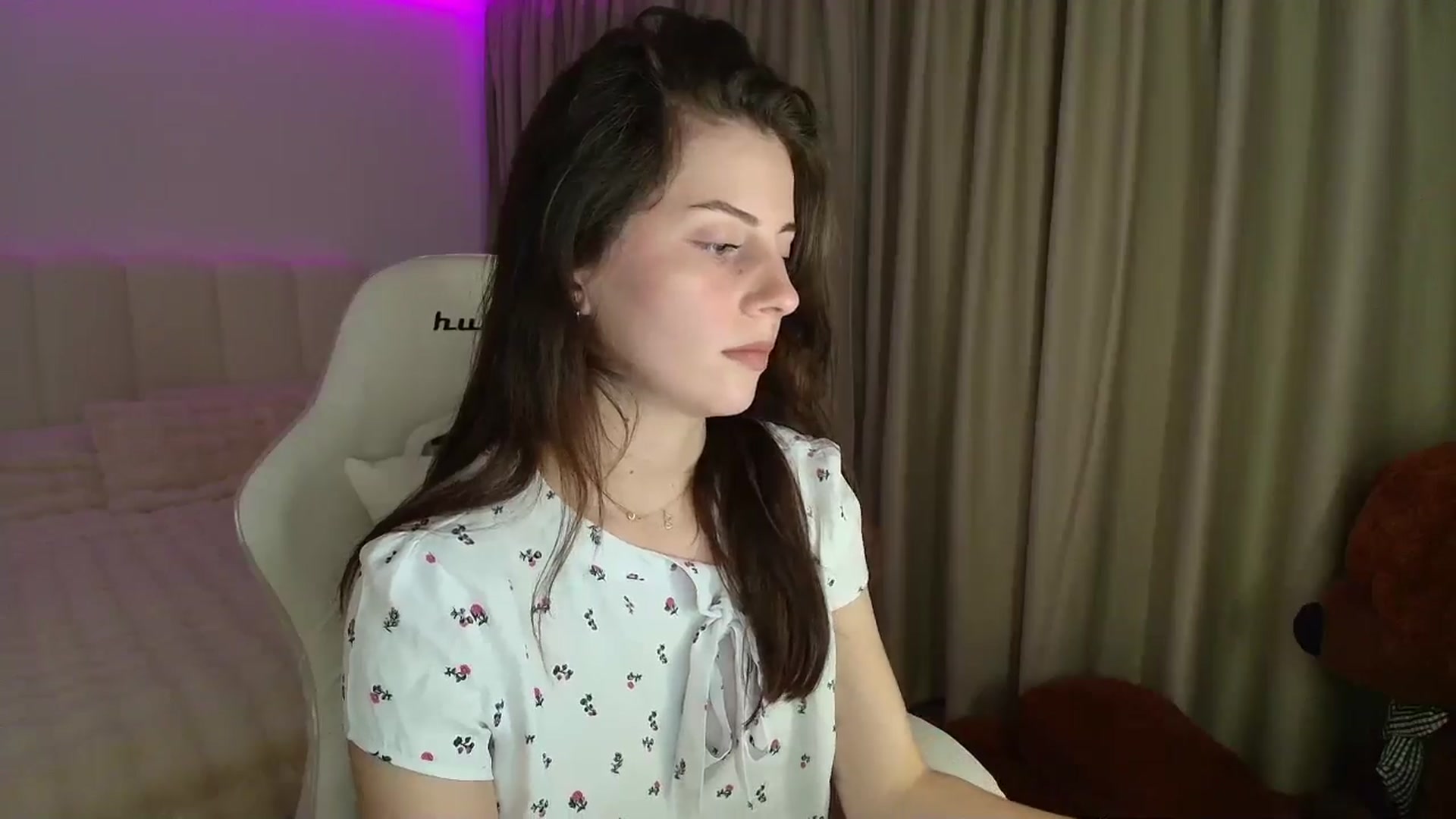 Gallery image thumbnail from AntoniaKitty's myfreecams stream on, 05/12/2025, 17:06 image 10 of 20