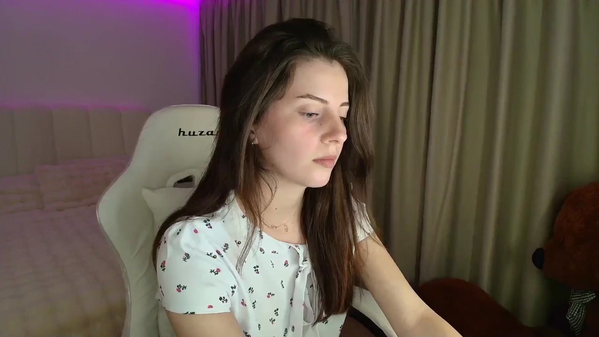 Gallery image thumbnail from AntoniaKitty's myfreecams stream on, 05/12/2025, 17:06 image 9 of 20