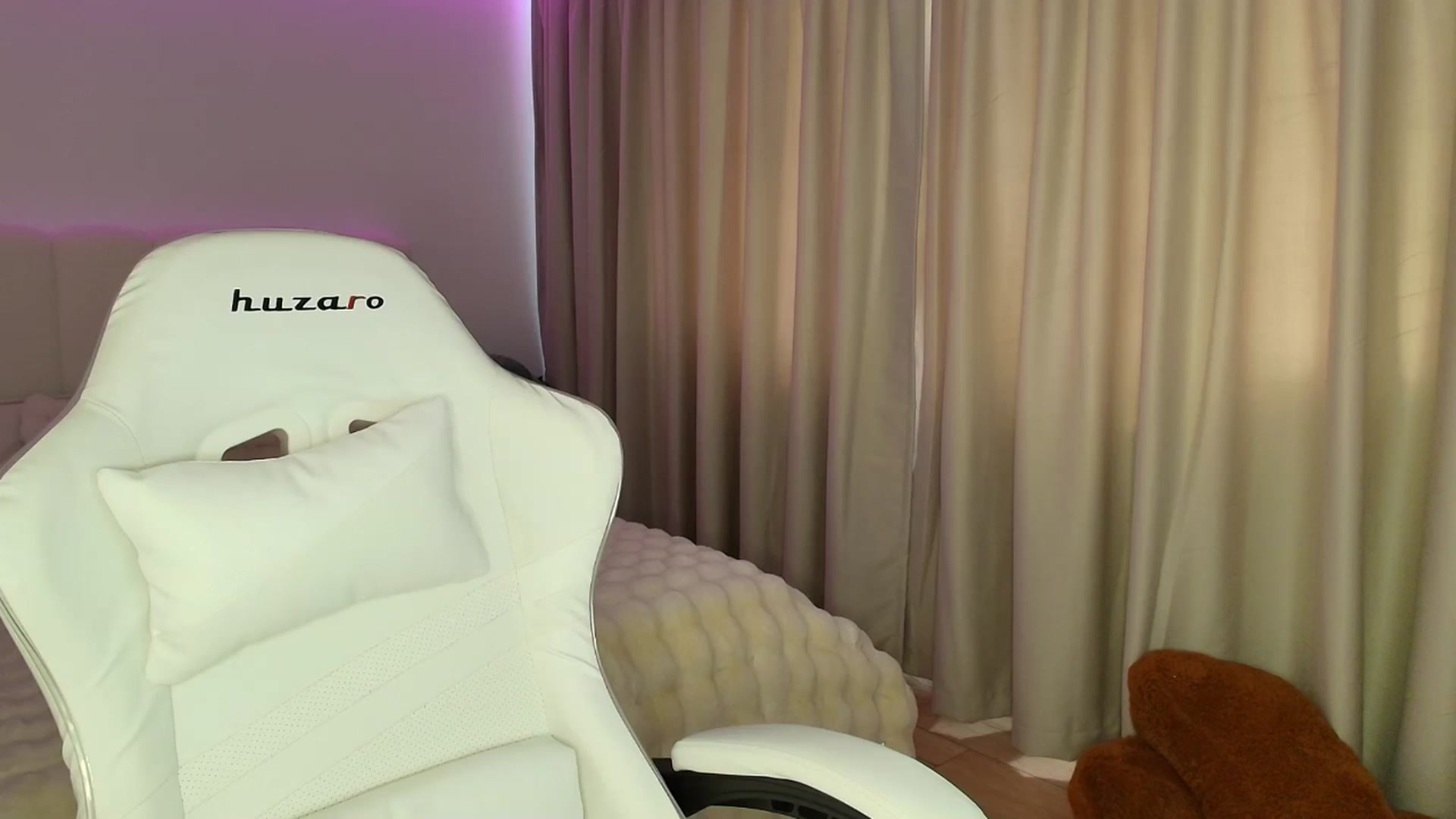 Gallery image thumbnail from AntoniaKitty's myfreecams stream on, 05/24/2025, 10:58 image 17 of 20