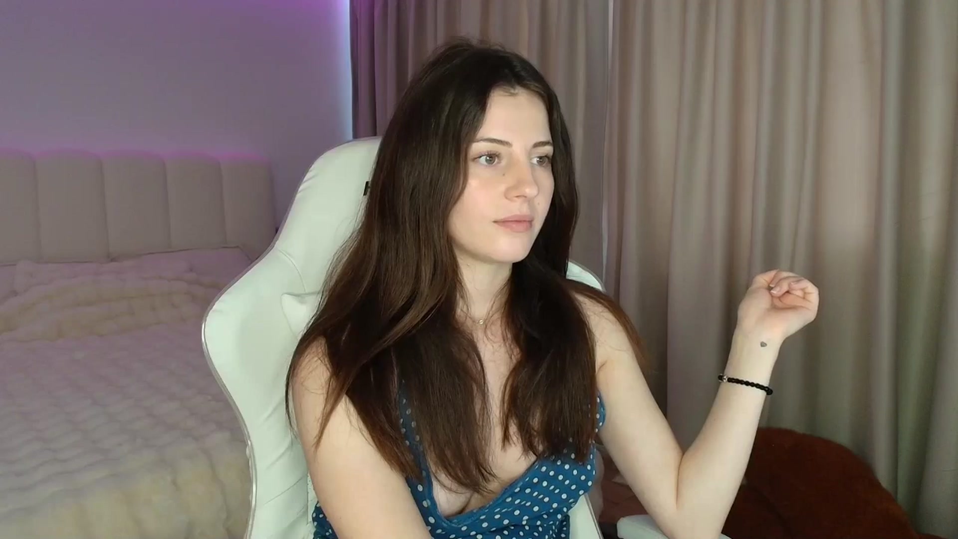 Gallery image thumbnail from AntoniaKitty's myfreecams stream on, 05/24/2025, 10:58 image 13 of 20