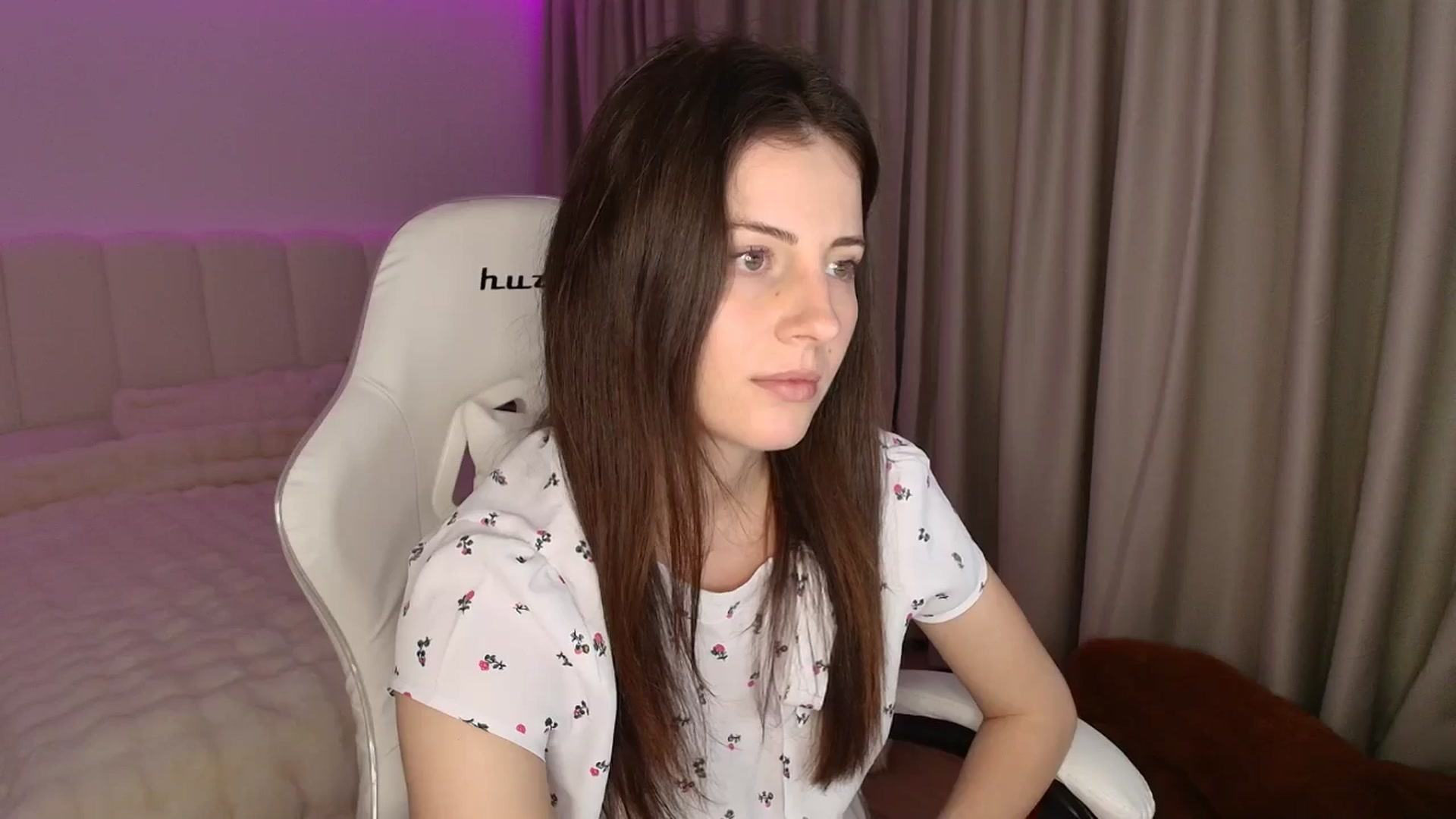 Gallery image thumbnail from AntoniaKitty's myfreecams stream on, 05/27/2025, 19:19 image 3 of 20