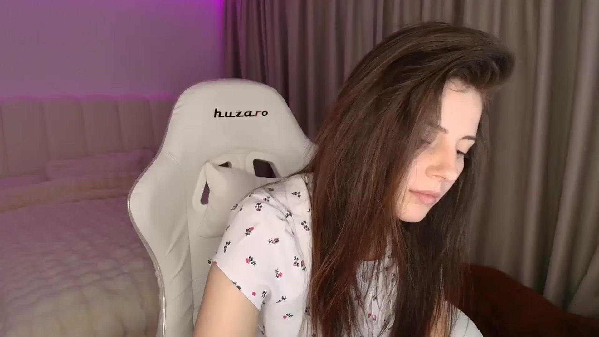 Gallery image thumbnail from AntoniaKitty's myfreecams stream on, 05/27/2025, 19:19 image 8 of 20