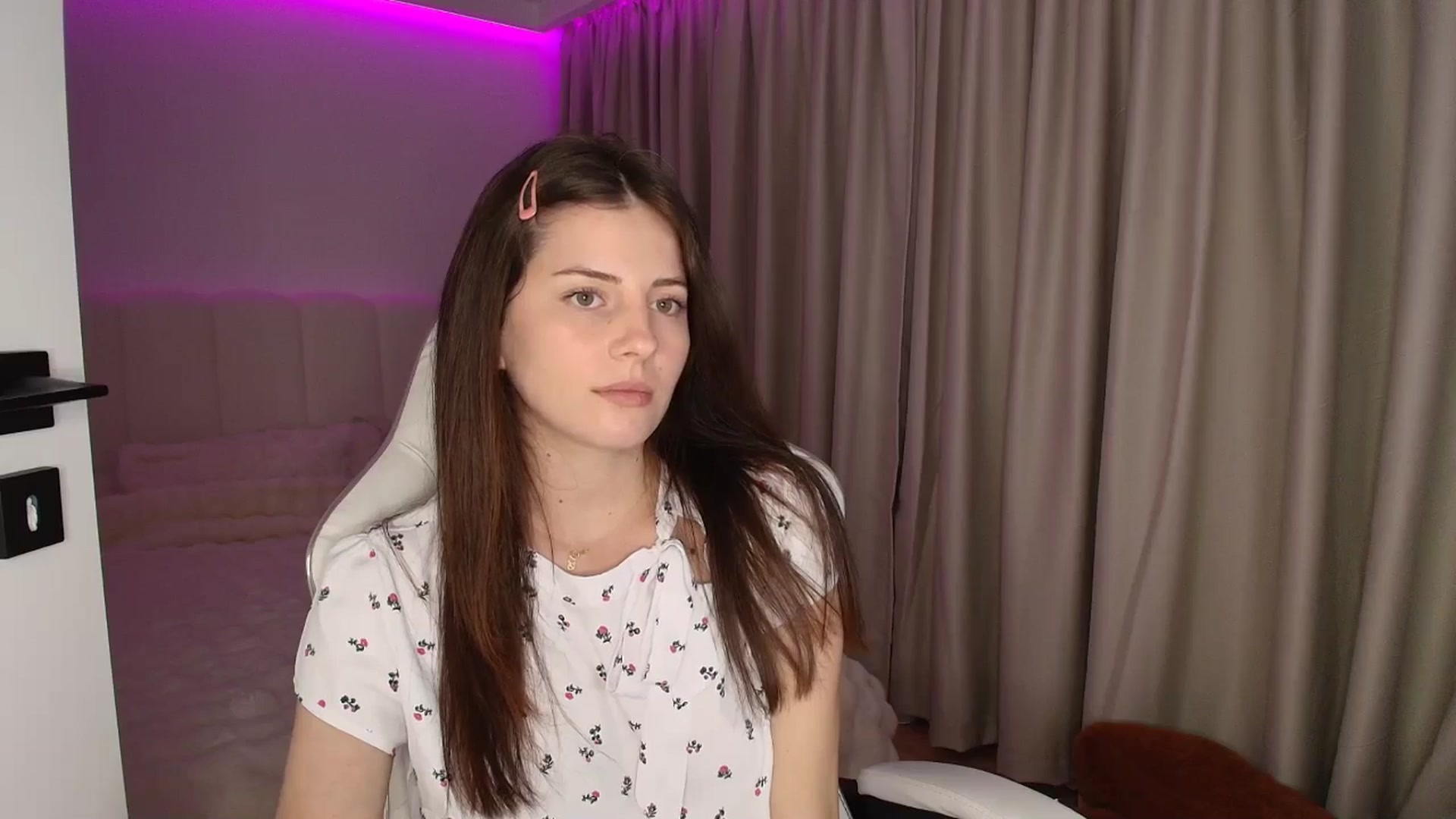 Gallery image thumbnail from AntoniaKitty's myfreecams stream on, 05/27/2025, 19:19 image 15 of 20
