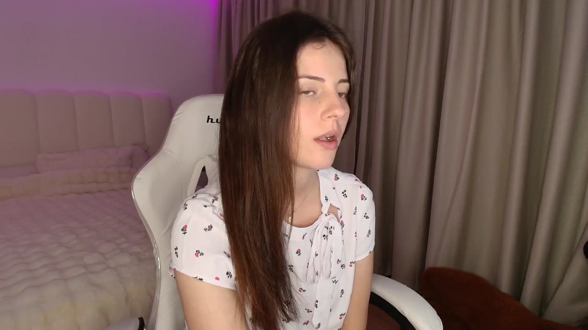 Gallery image thumbnail from AntoniaKitty's myfreecams stream on, 05/27/2025, 19:19 image 19 of 20
