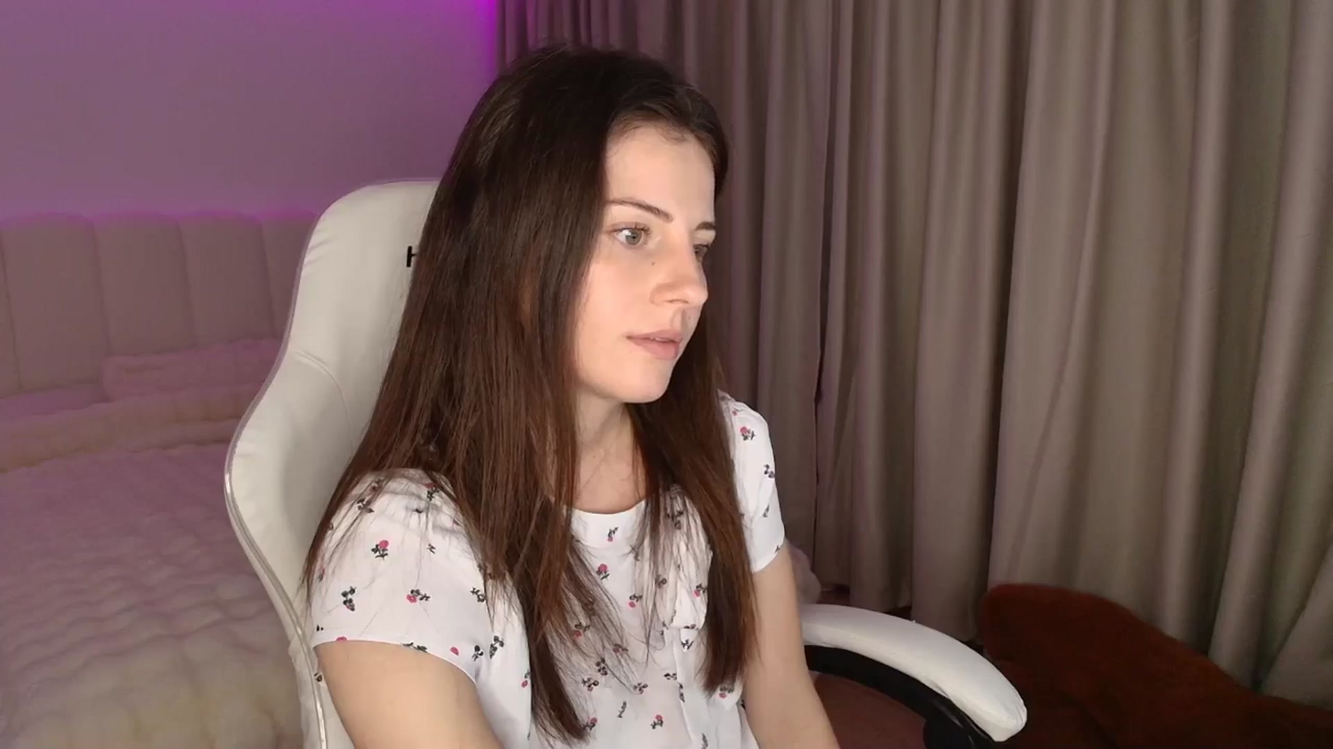 Gallery image thumbnail from AntoniaKitty's myfreecams stream on, 05/27/2025, 19:19 image 6 of 20