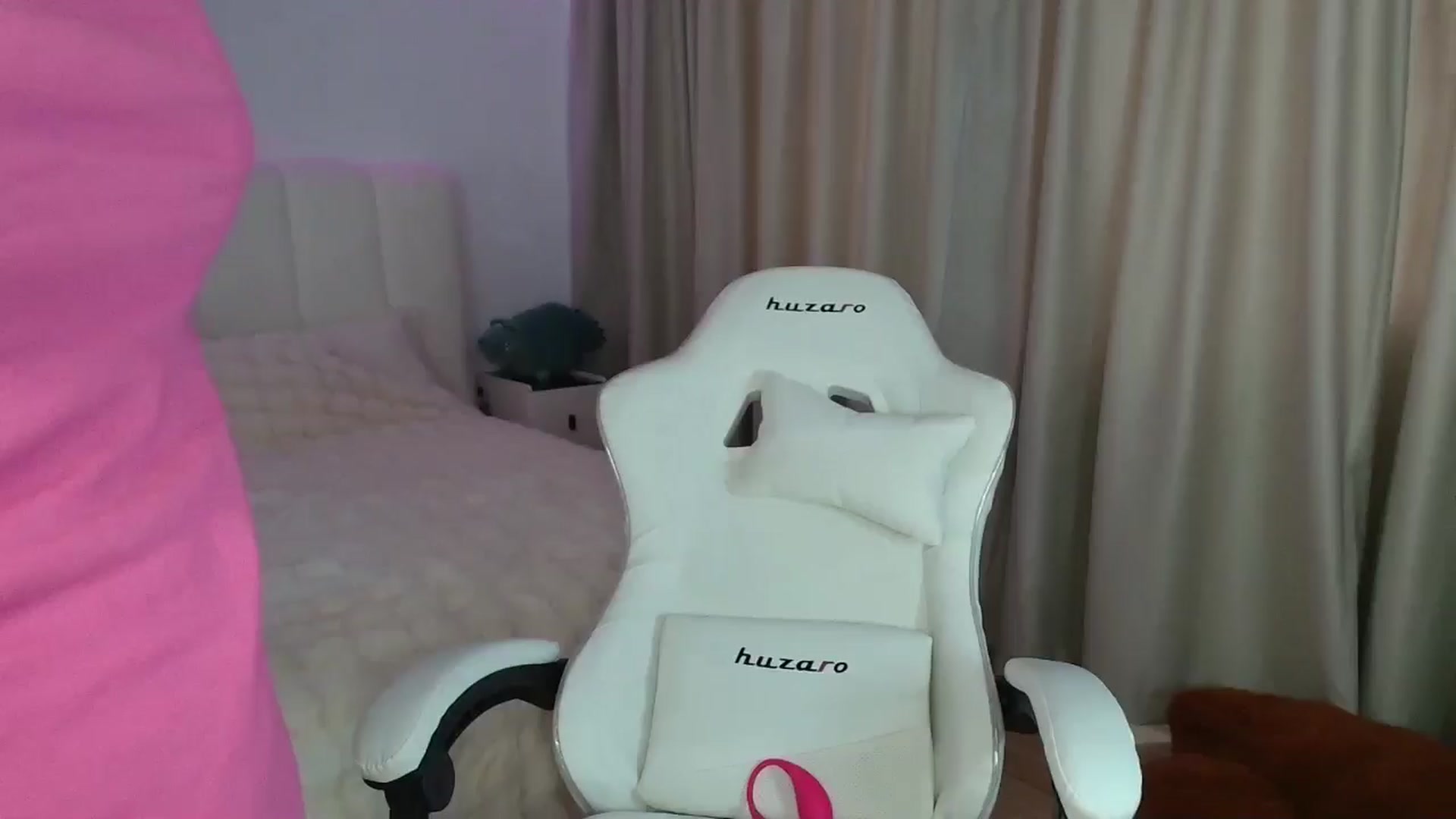 Gallery image thumbnail from AntoniaKitty's myfreecams stream on, 06/02/2025, 10:13 image 15 of 20