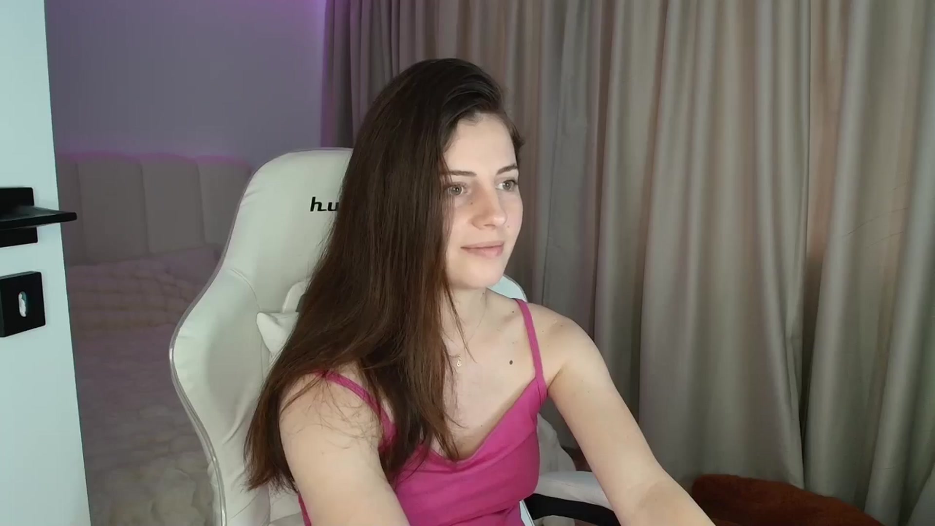 Gallery image thumbnail from AntoniaKitty's myfreecams stream on, 06/02/2025, 11:55 image 14 of 20