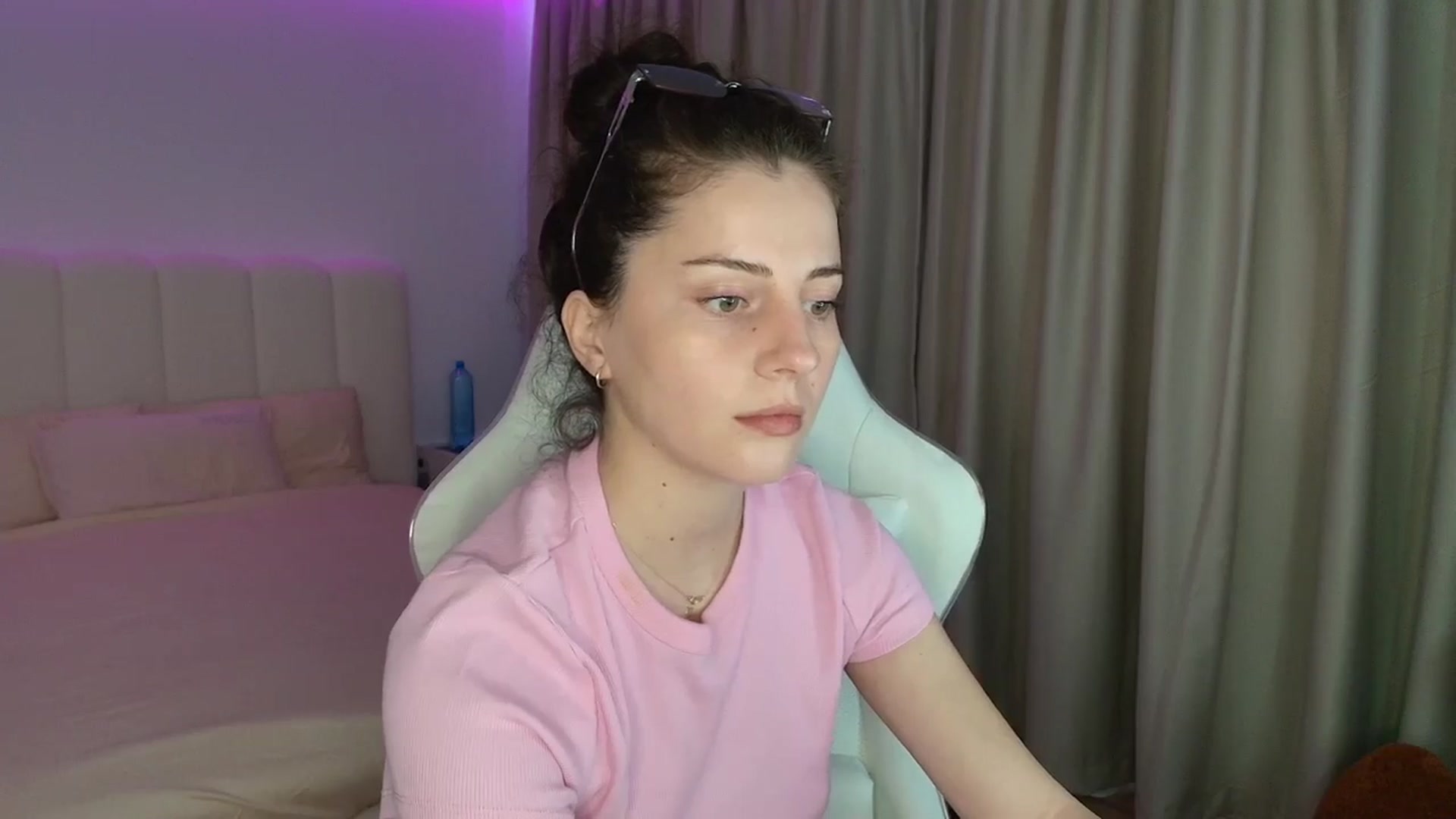 Gallery image thumbnail from AntoniaKitty's myfreecams stream on, 06/04/2025, 16:15 image 10 of 20