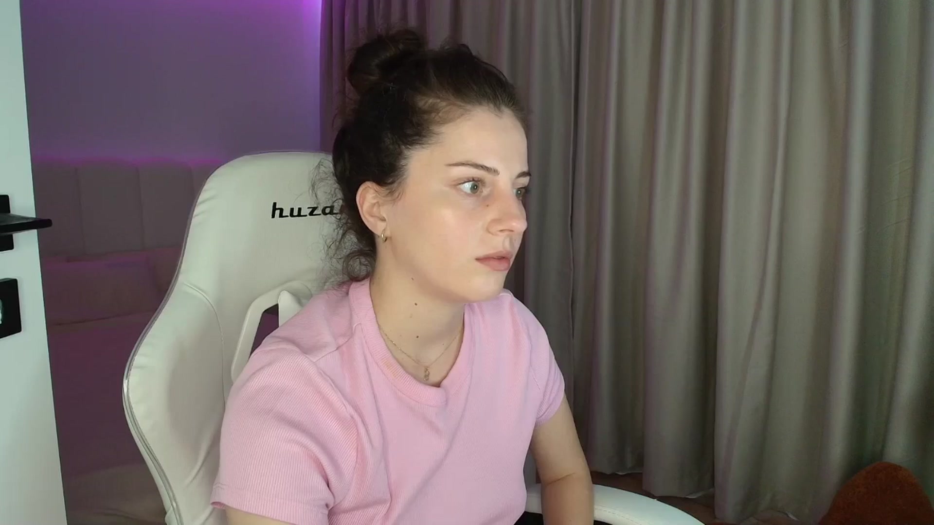 Gallery image thumbnail from AntoniaKitty's myfreecams stream on, 06/04/2025, 16:15 image 20 of 20