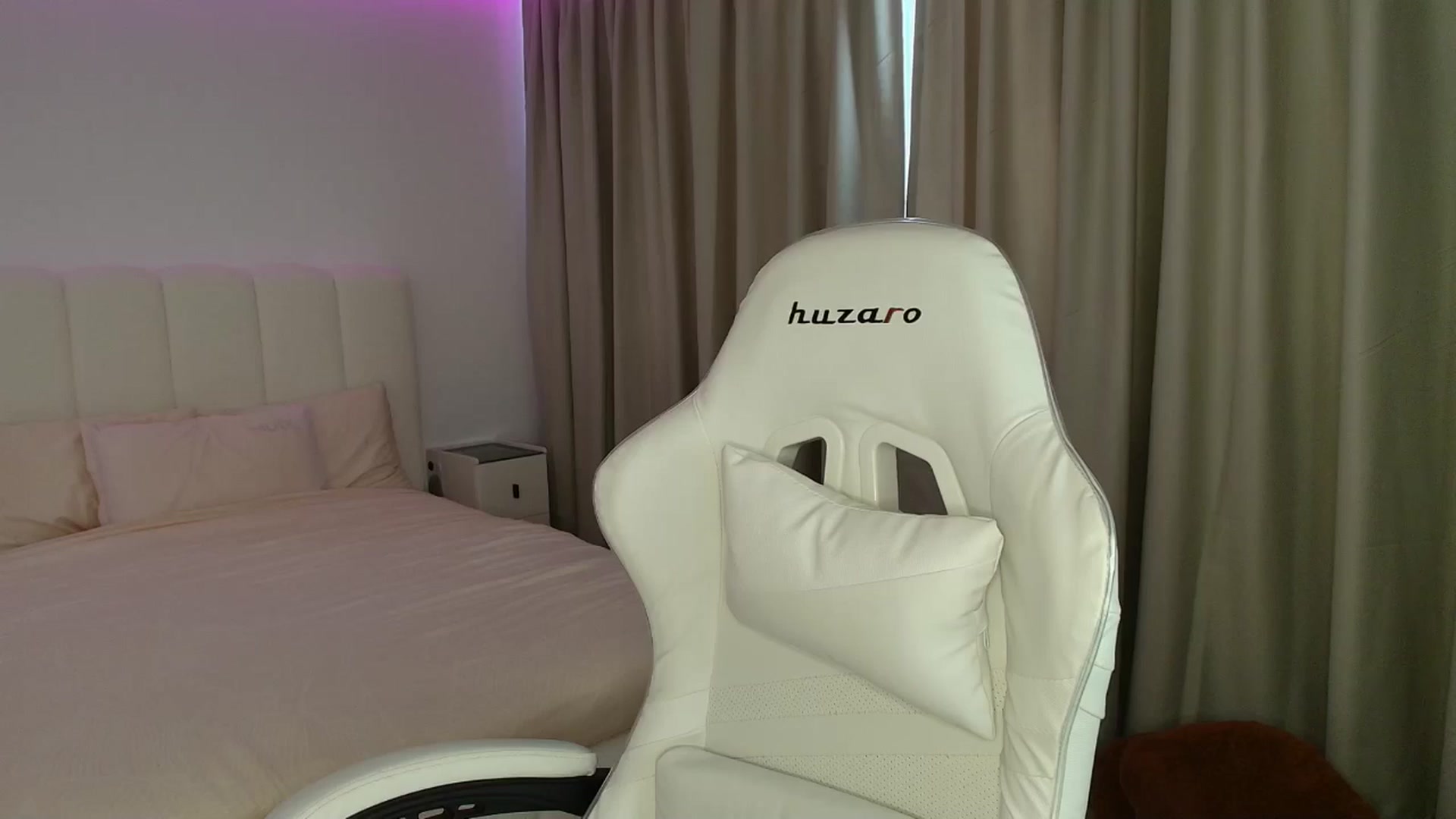 Gallery image thumbnail from AntoniaKitty's myfreecams stream on, 06/07/2025, 11:19 image 18 of 20