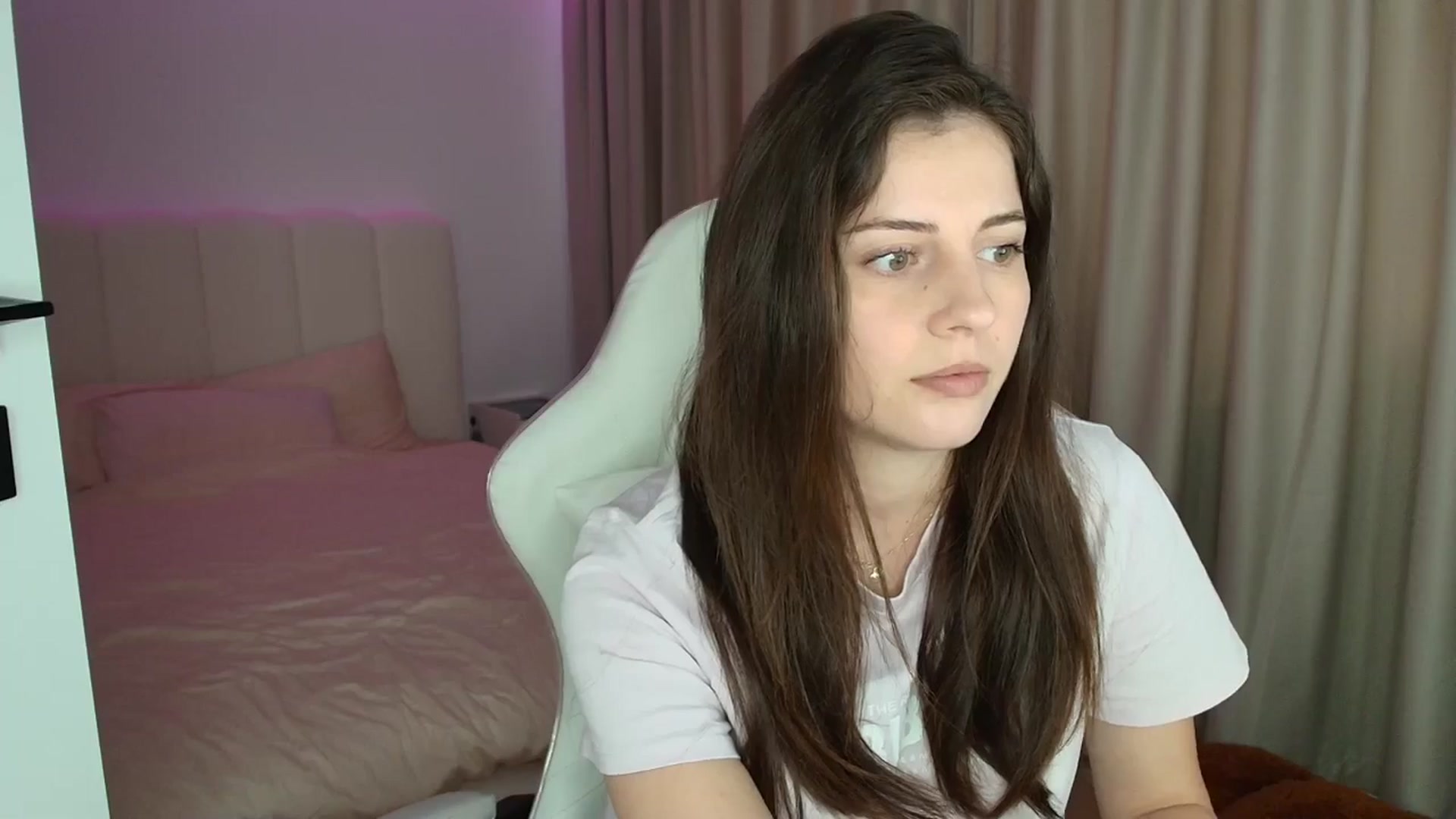 Gallery image thumbnail from AntoniaKitty's myfreecams stream on, 06/10/2025, 15:27 image 16 of 20