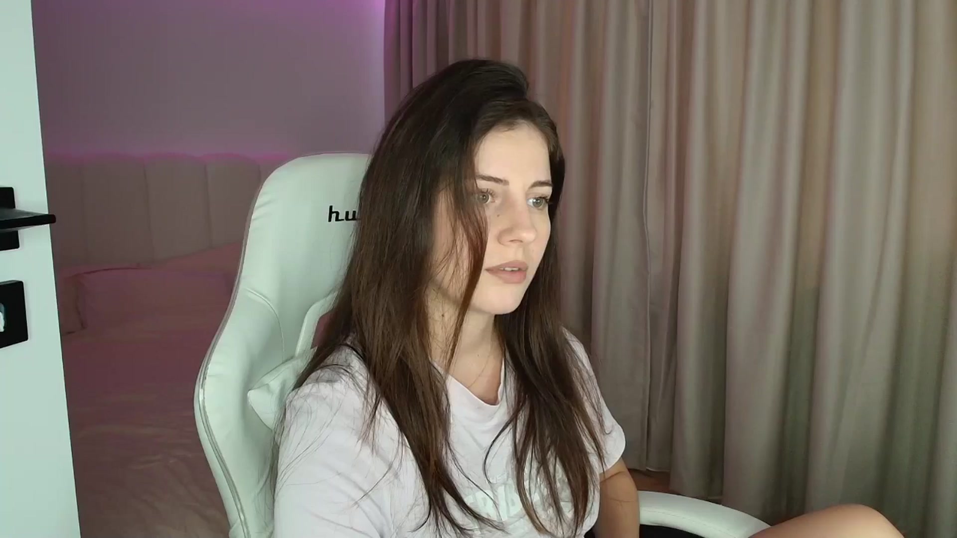 Gallery image thumbnail from AntoniaKitty's myfreecams stream on, 06/10/2025, 15:27 image 7 of 20