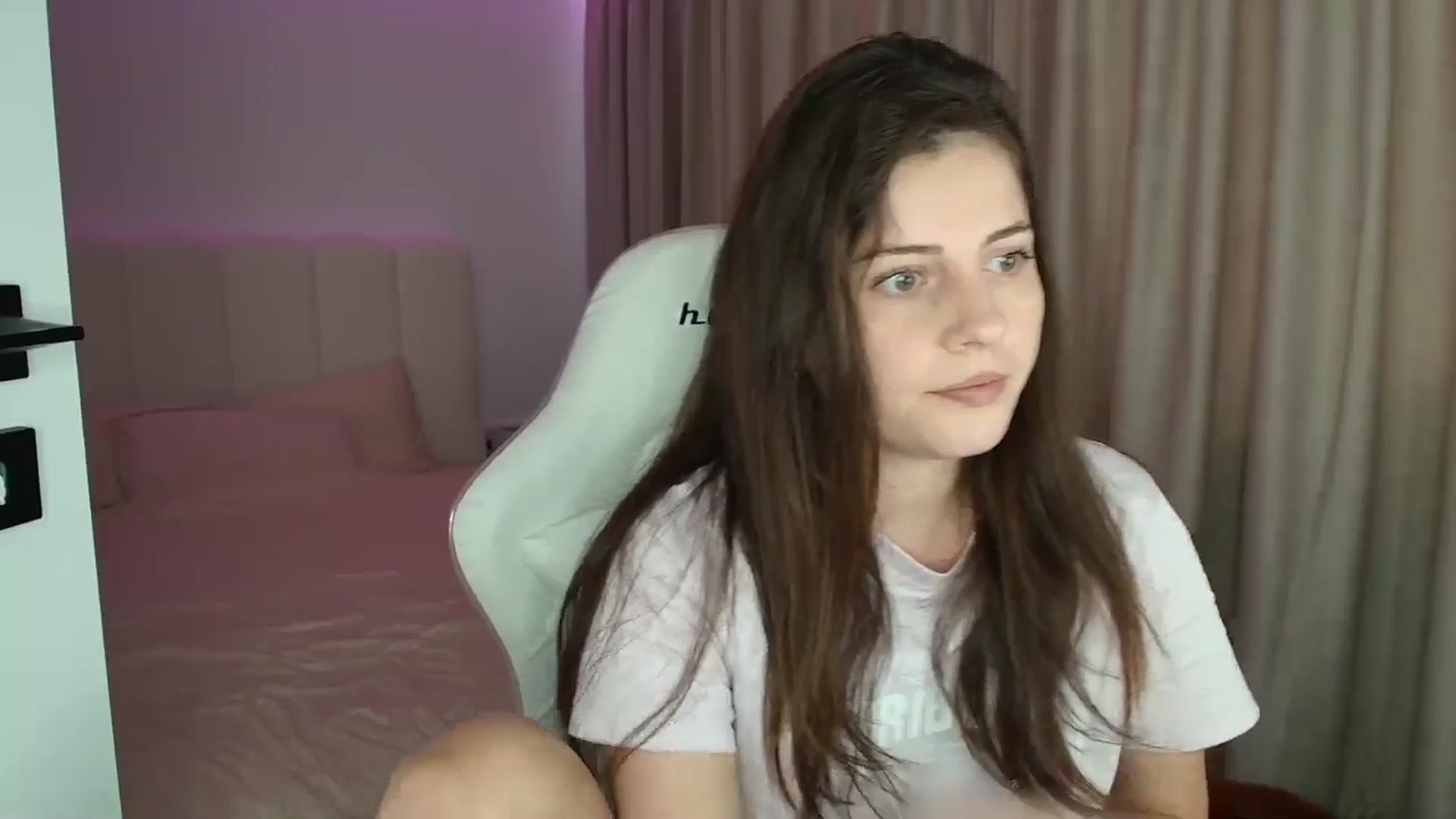 Gallery image thumbnail from AntoniaKitty's myfreecams stream on, 06/10/2025, 15:27 image 2 of 20