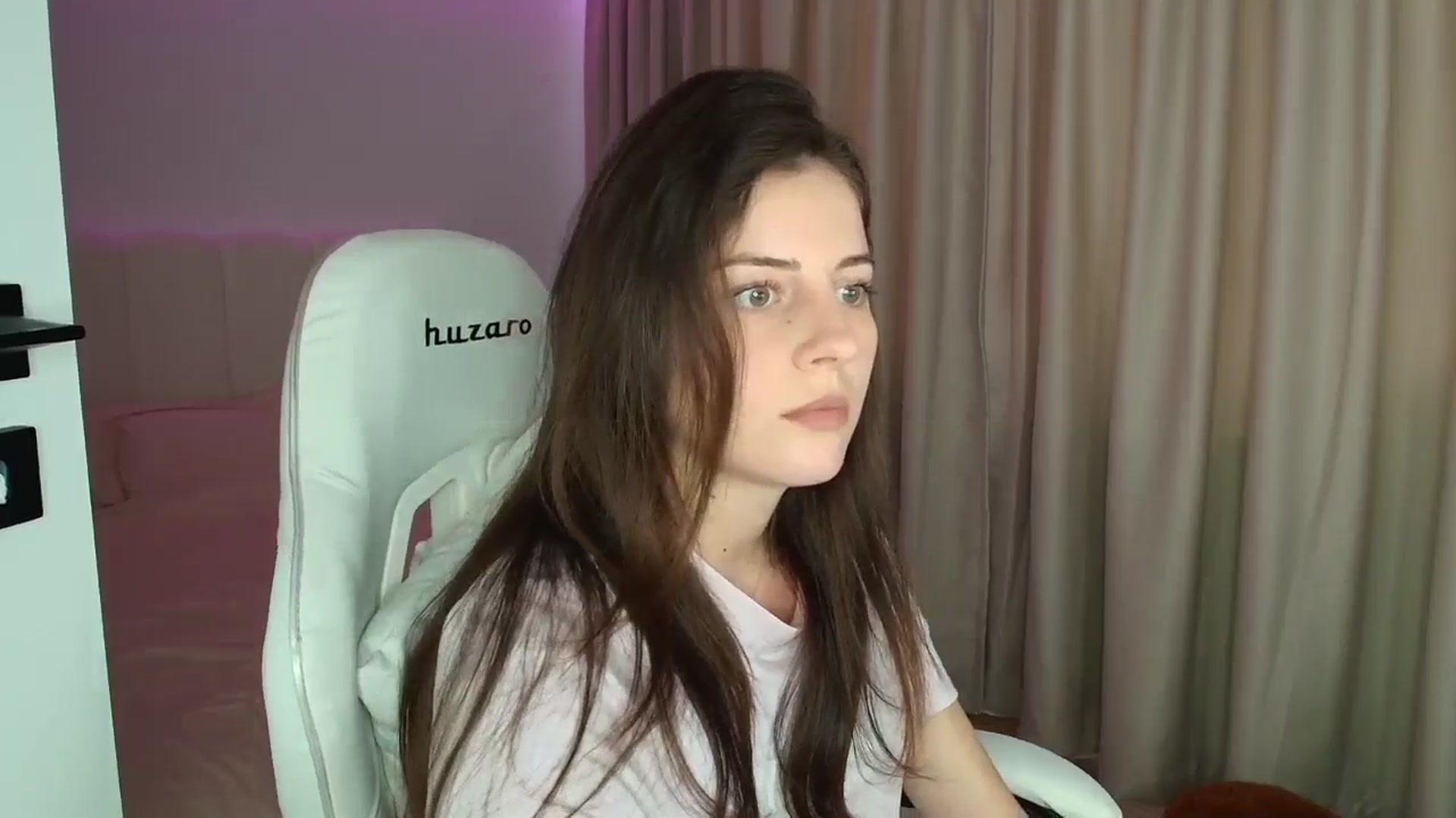 Gallery image thumbnail from AntoniaKitty's myfreecams stream on, 06/10/2025, 15:27 image 3 of 20