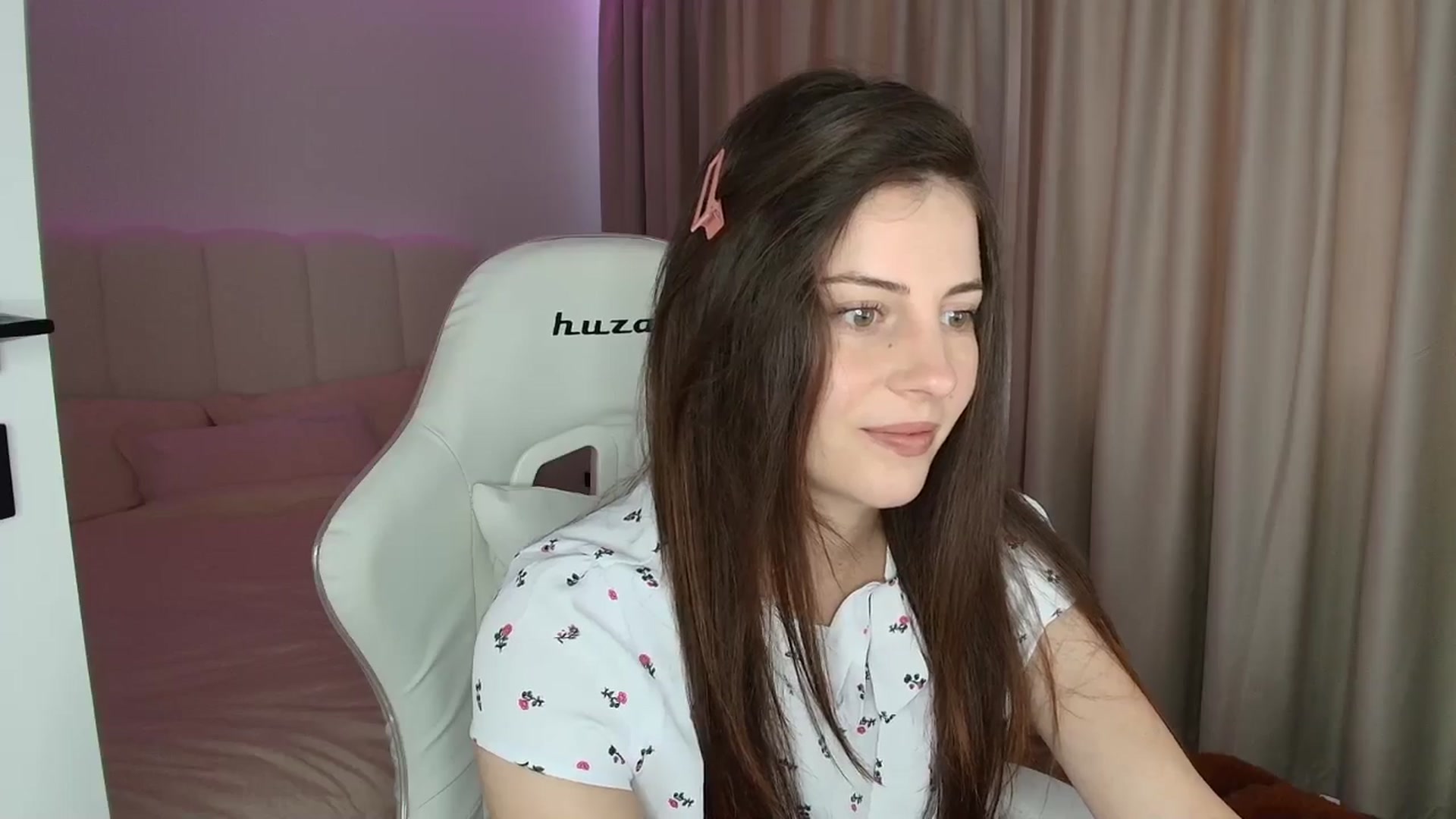 Gallery image thumbnail from AntoniaKitty's myfreecams stream on, 06/11/2025, 09:14 image 17 of 20